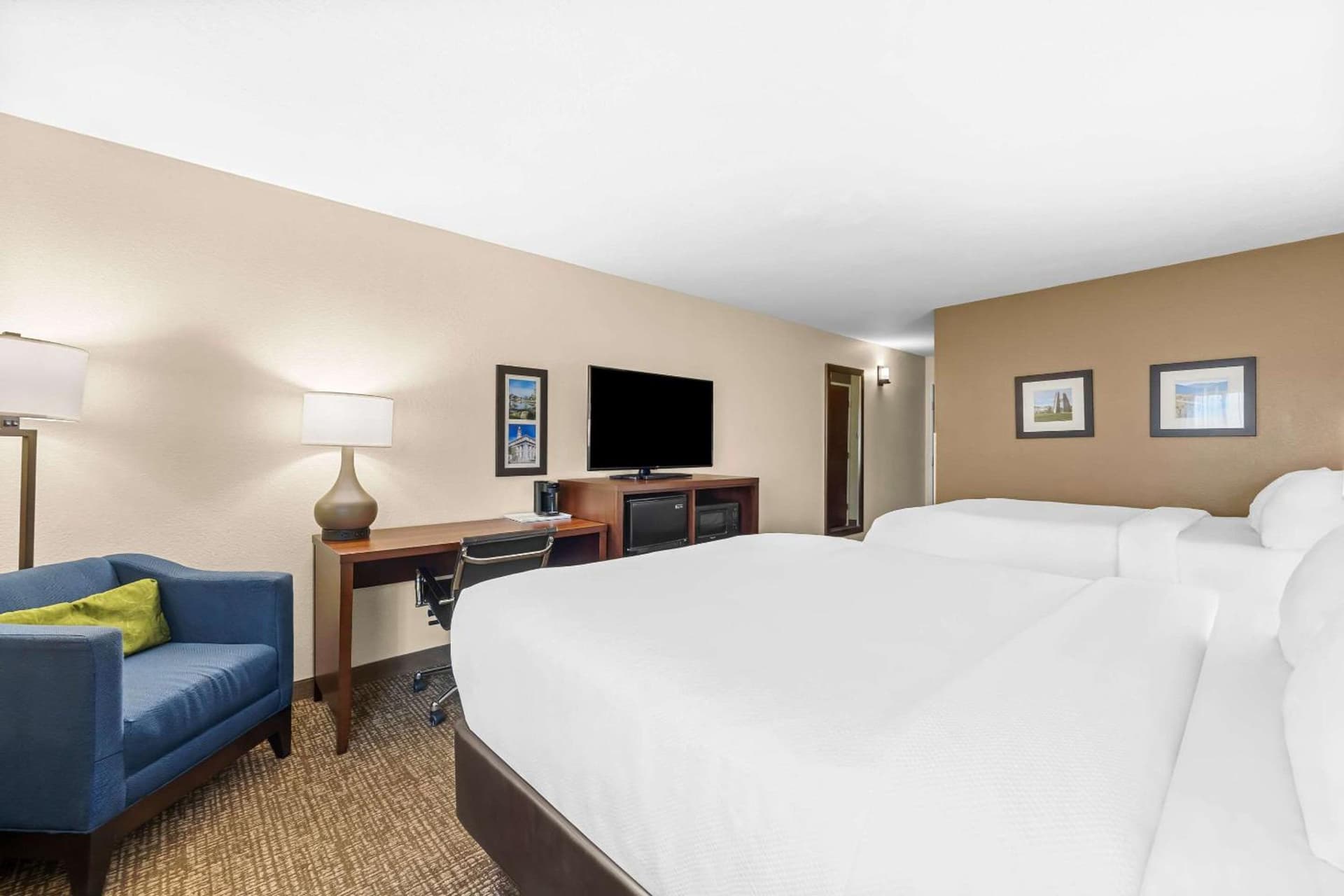 Comfort Inn & Suites Pueblo gallery photo in Pueblo, CO — image 77