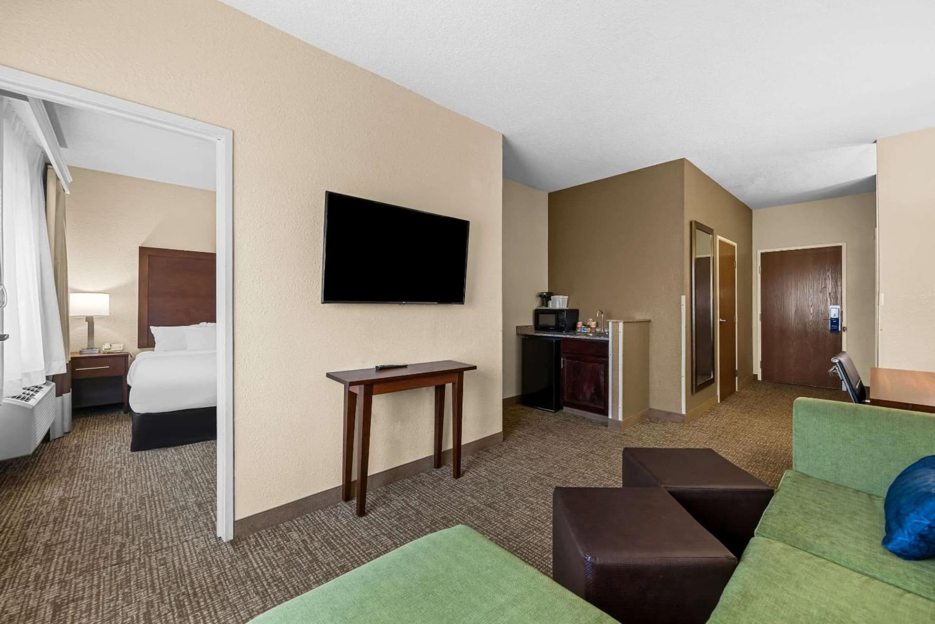 Comfort Inn & Suites Pueblo gallery photo in Pueblo, CO — image 34