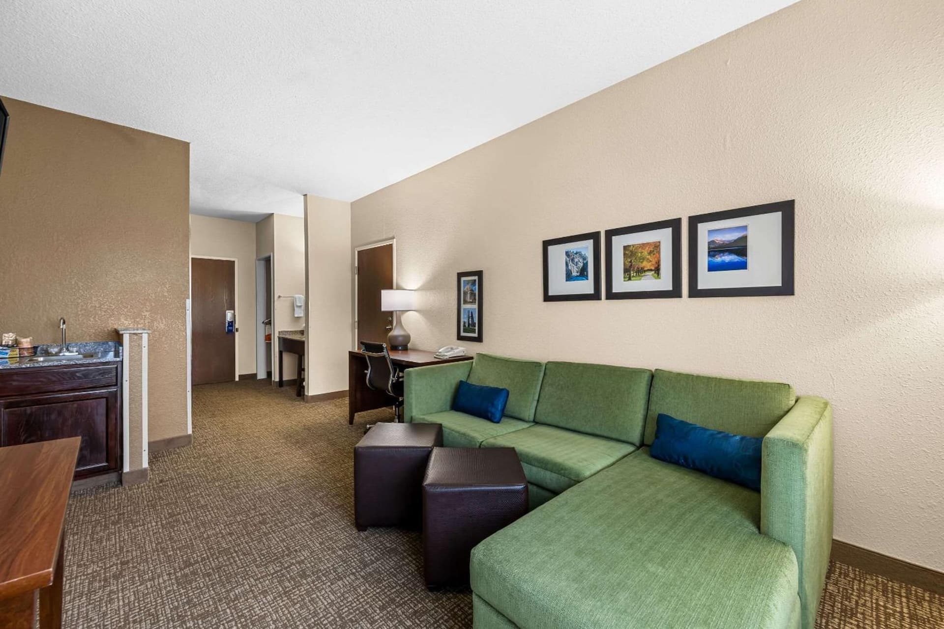 Comfort Inn & Suites Pueblo gallery photo in Pueblo, CO — image 51