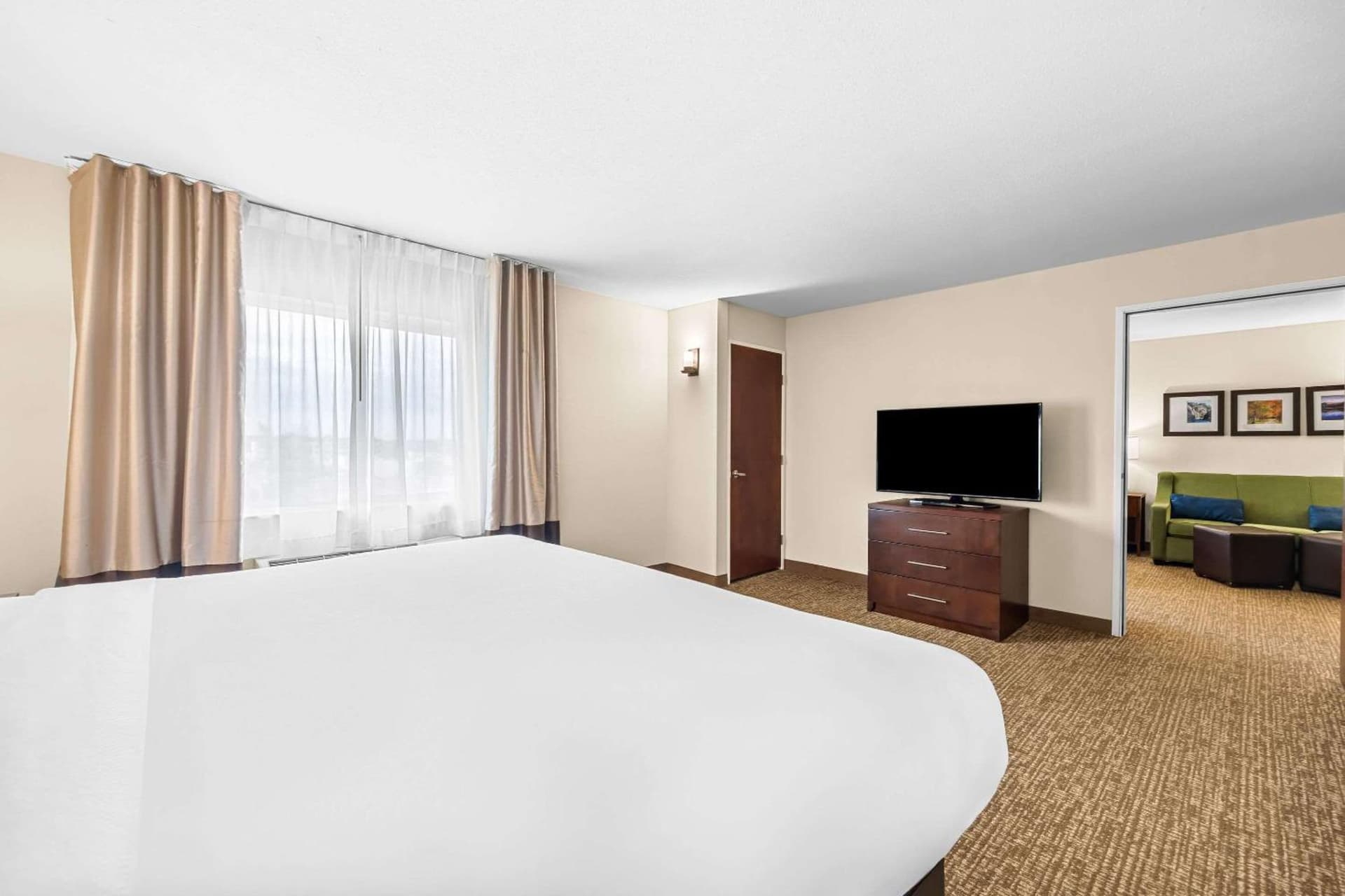 Comfort Inn & Suites Pueblo gallery photo in Pueblo, CO — image 58