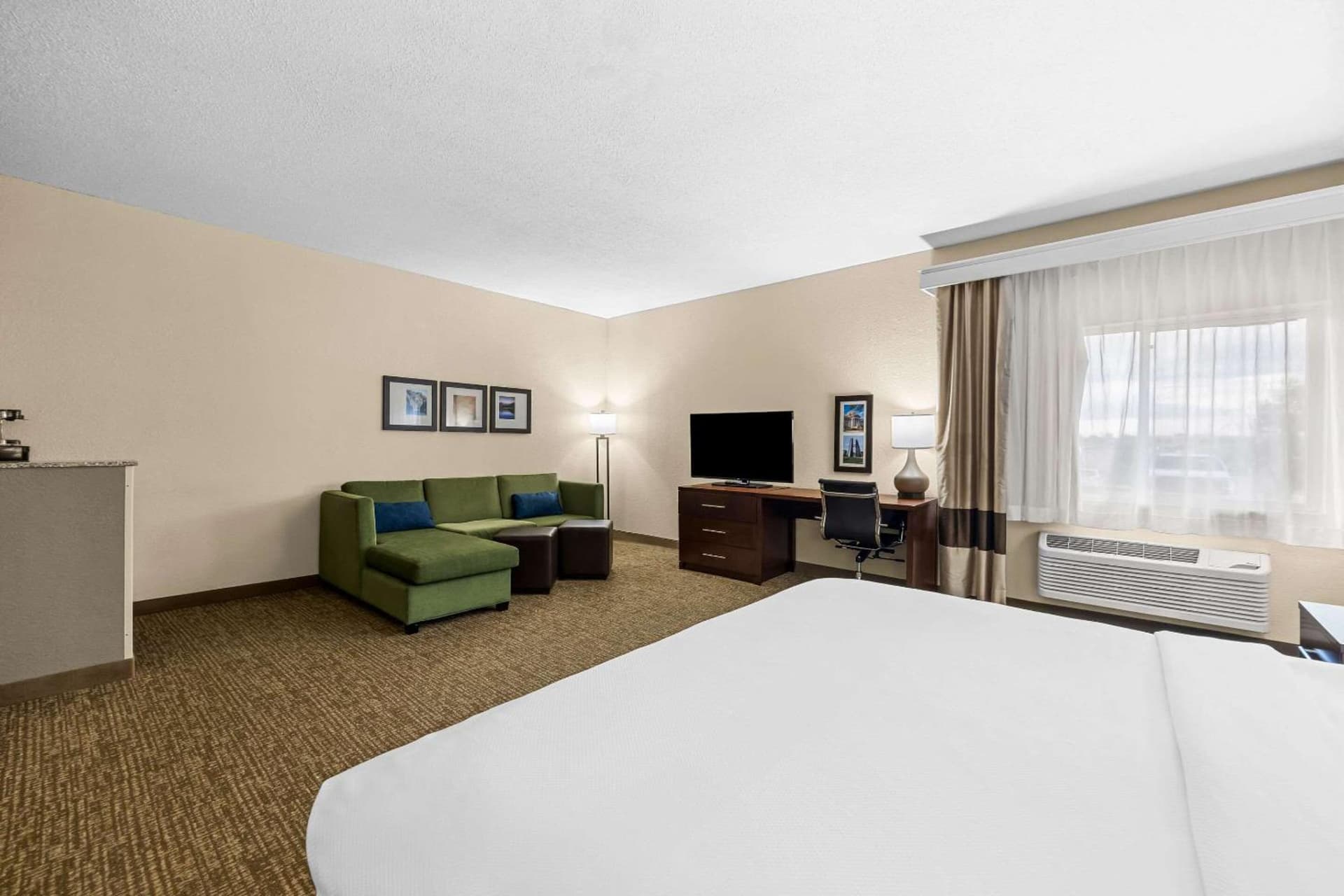 Comfort Inn & Suites Pueblo gallery photo in Pueblo, CO — image 87