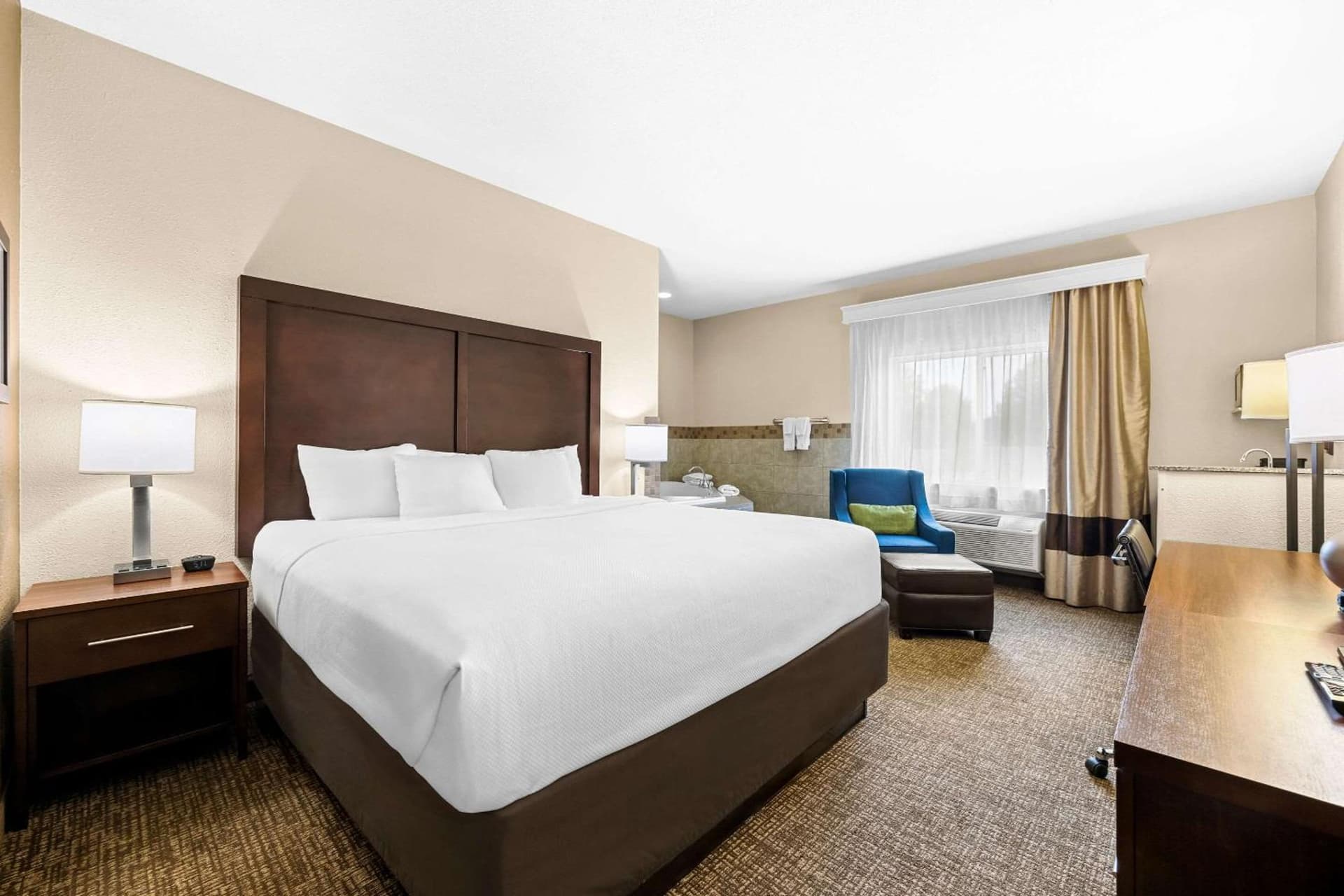 Comfort Inn & Suites Pueblo gallery photo in Pueblo, CO — image 13