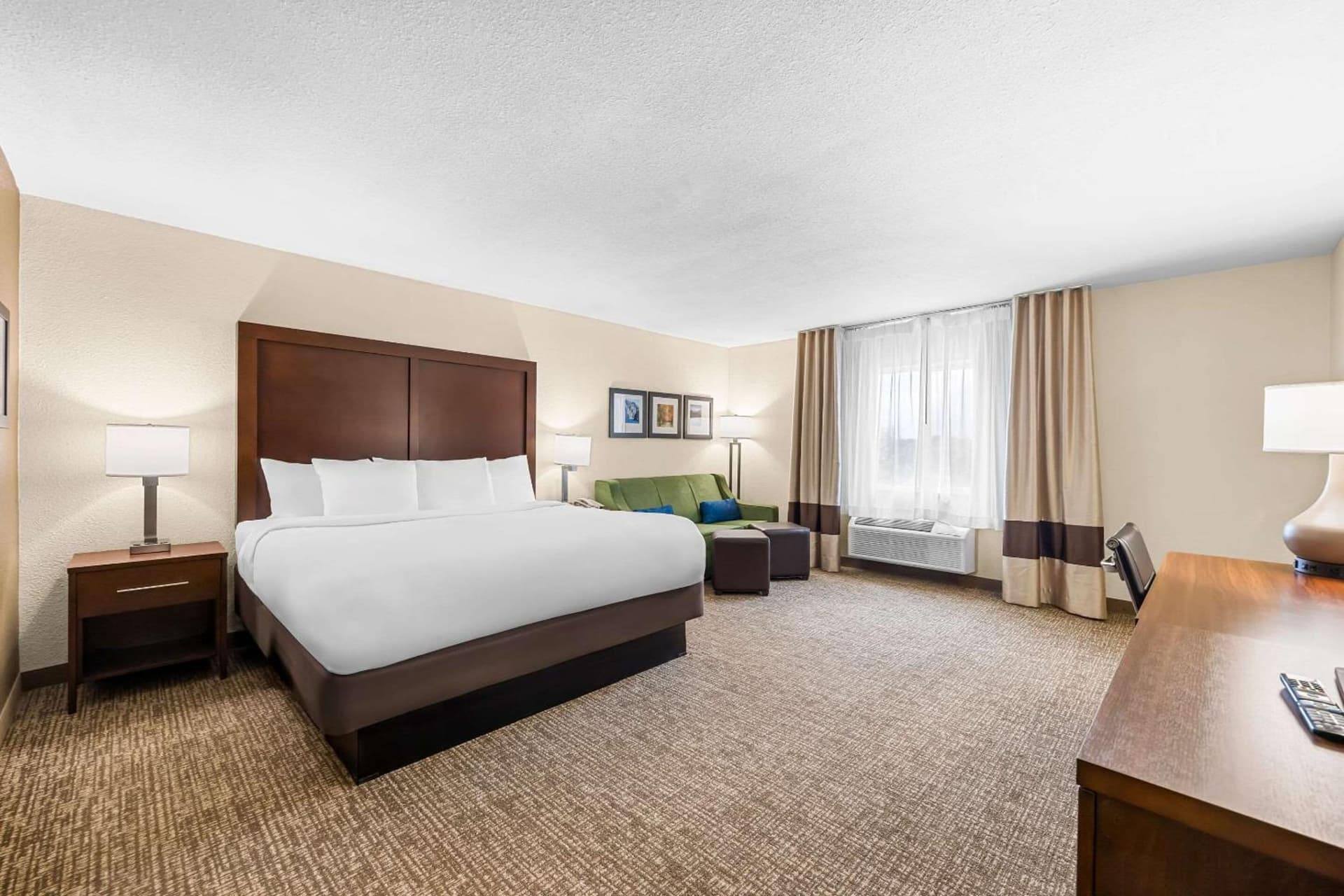 Comfort Inn & Suites Pueblo gallery photo in Pueblo, CO — image 28