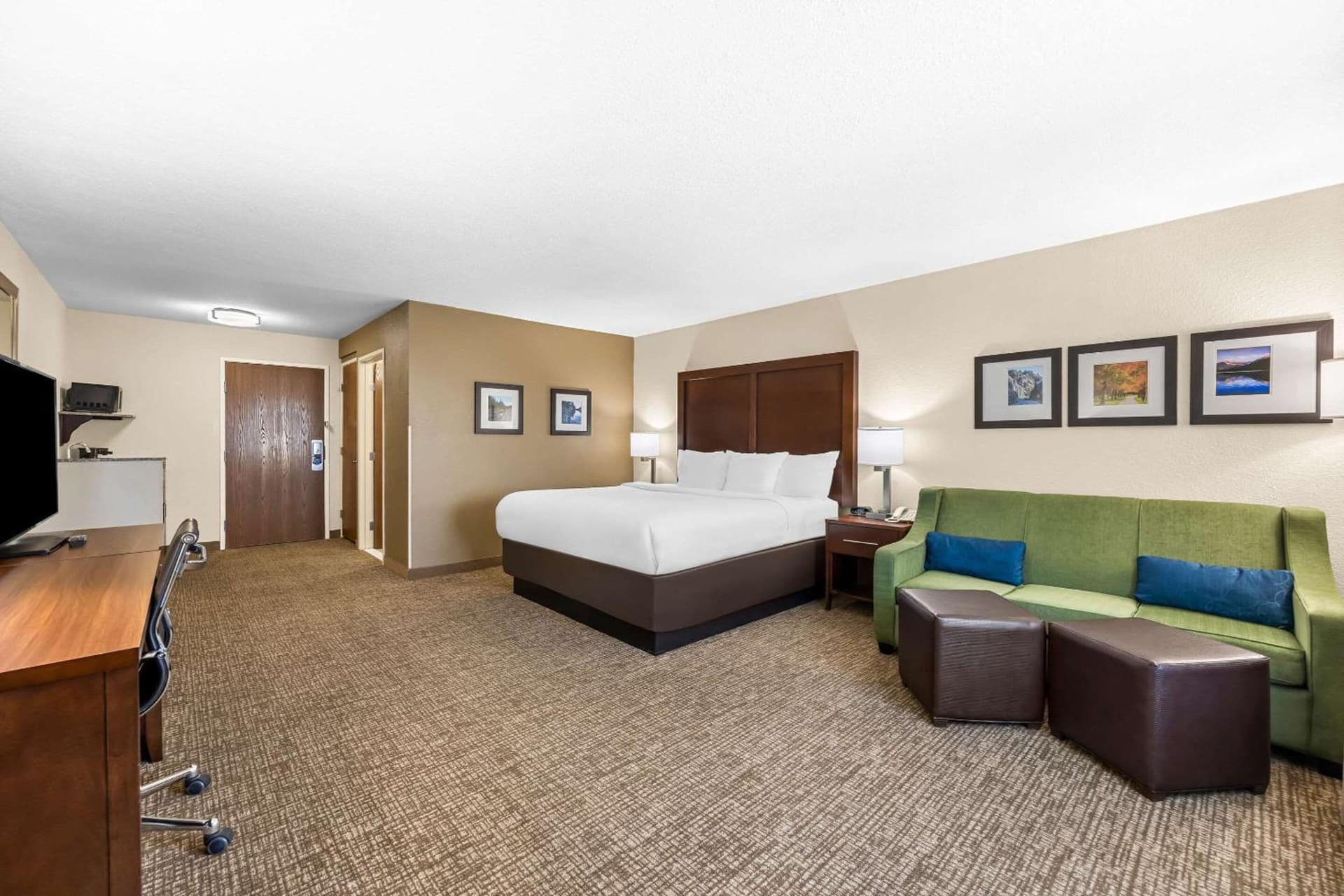 Comfort Inn & Suites Pueblo gallery photo in Pueblo, CO — image 42