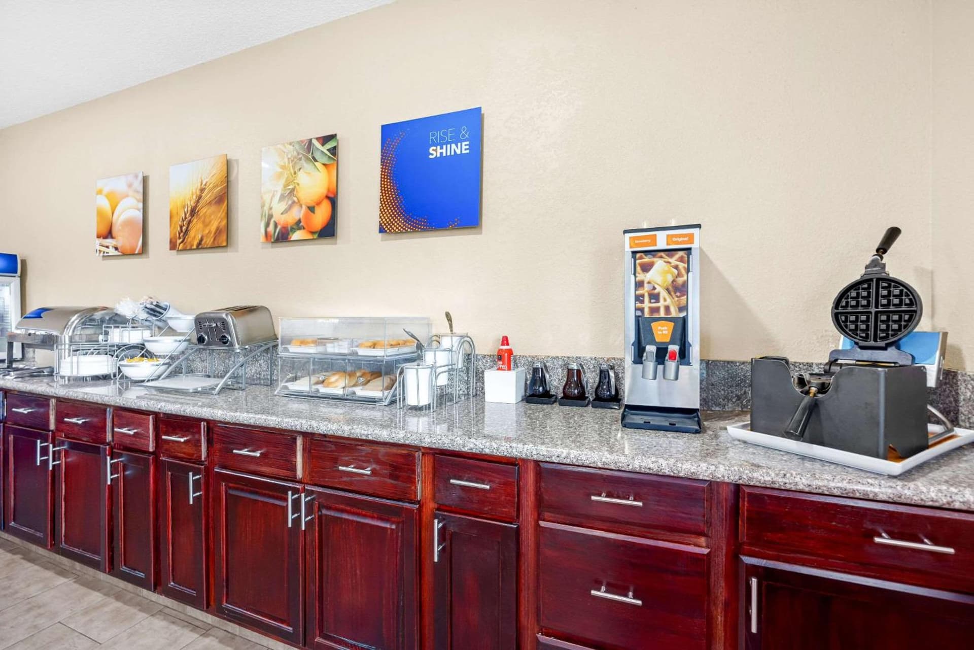 Comfort Inn & Suites Pueblo gallery photo in Pueblo, CO — image 63