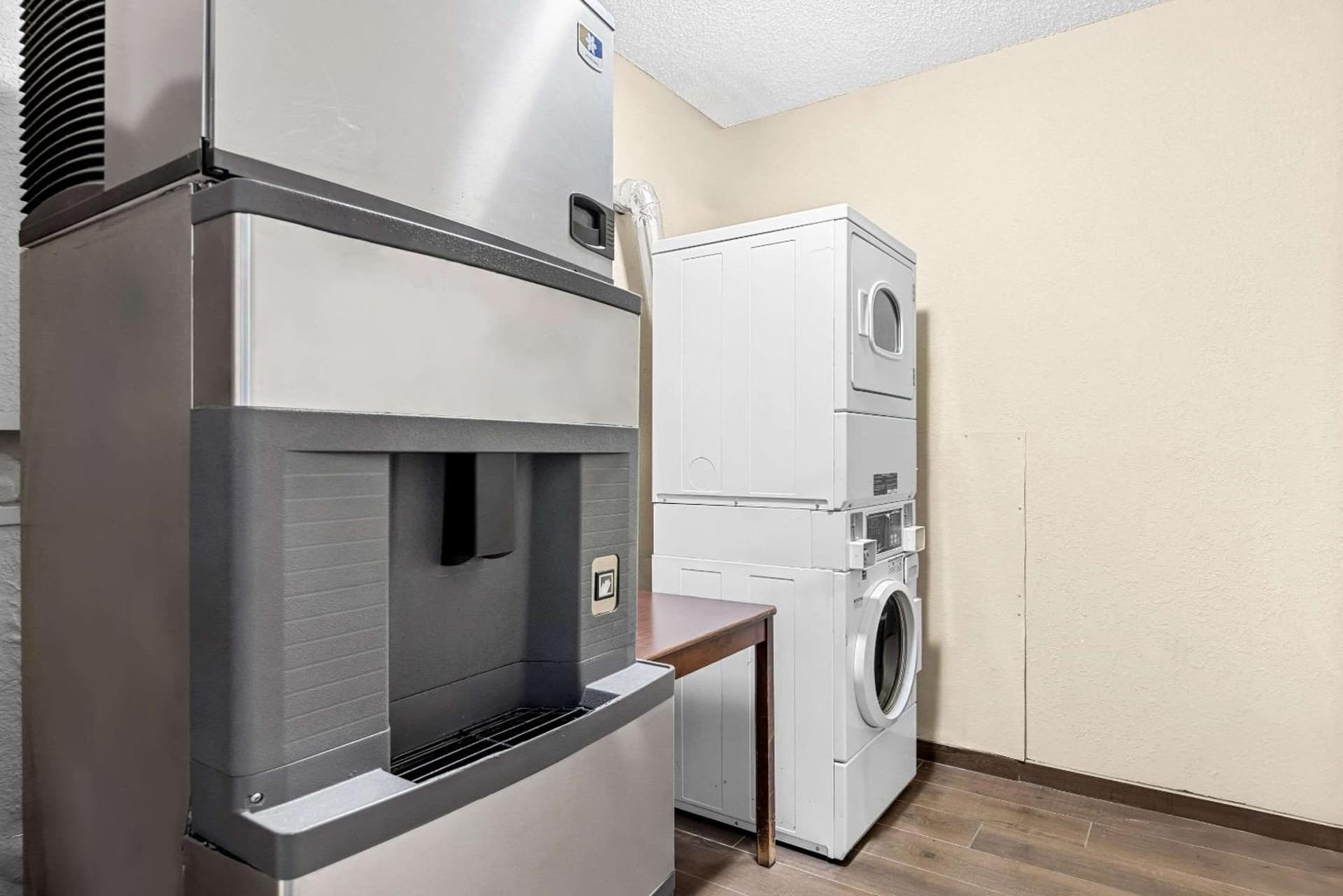 Comfort Inn & Suites Pueblo gallery photo in Pueblo, CO — image 48