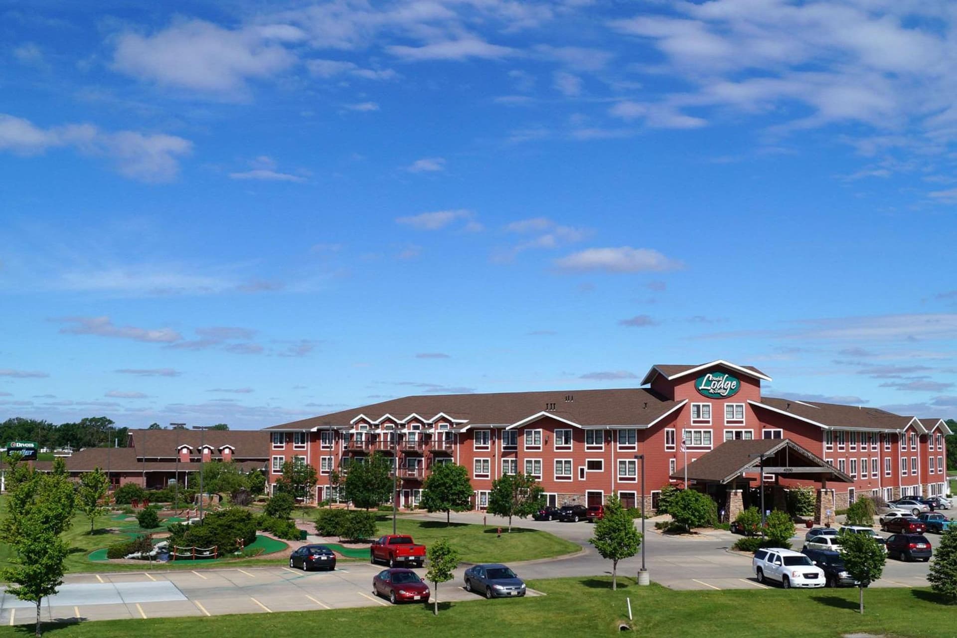 Norfolk Lodge & Suites, an Ascend Collection Hotel featured exterior or lobby in Norfolk, NE — similar hotel