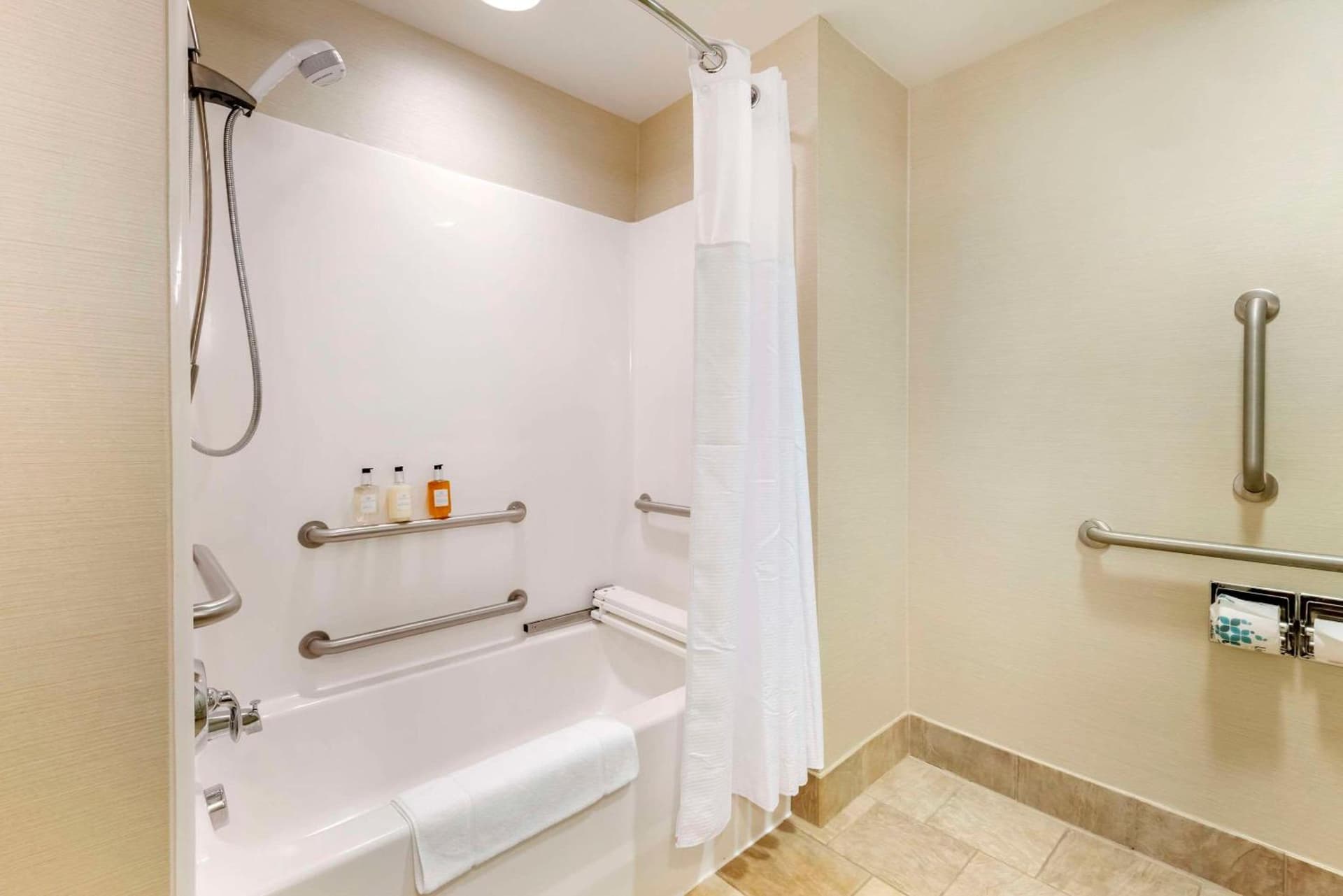 Lift Bridge Lodge, an Ascend Collection Hotel gallery photo in Duluth, MN — image 33