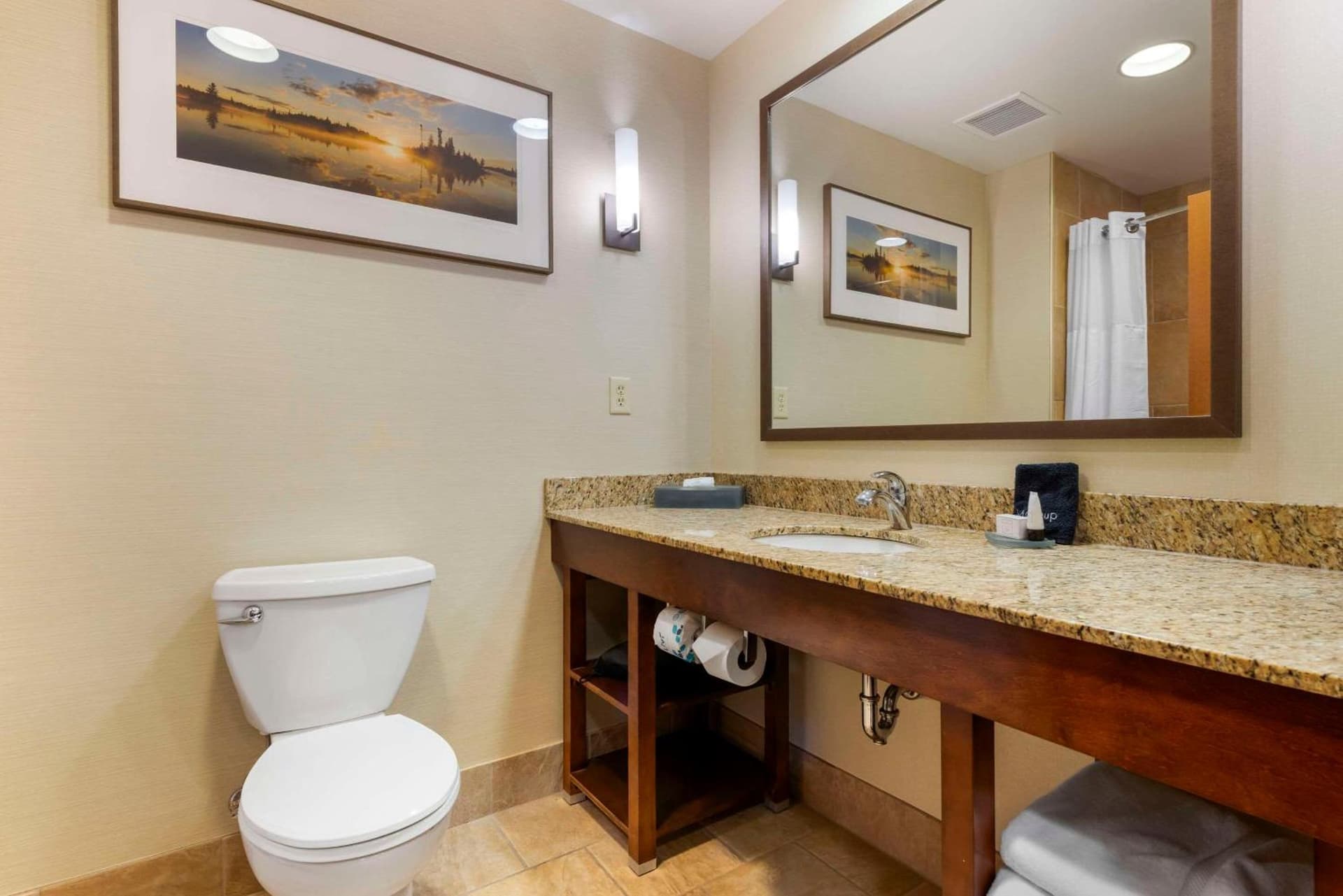 Lift Bridge Lodge, an Ascend Collection Hotel gallery photo in Duluth, MN — image 78
