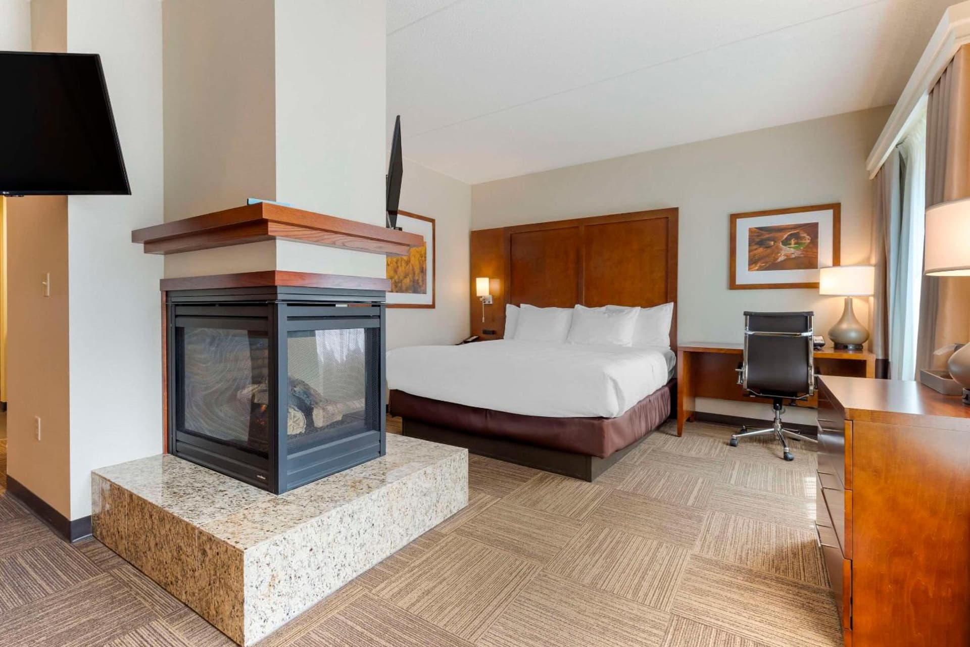 Lift Bridge Lodge, an Ascend Collection Hotel gallery photo in Duluth, MN — image 26