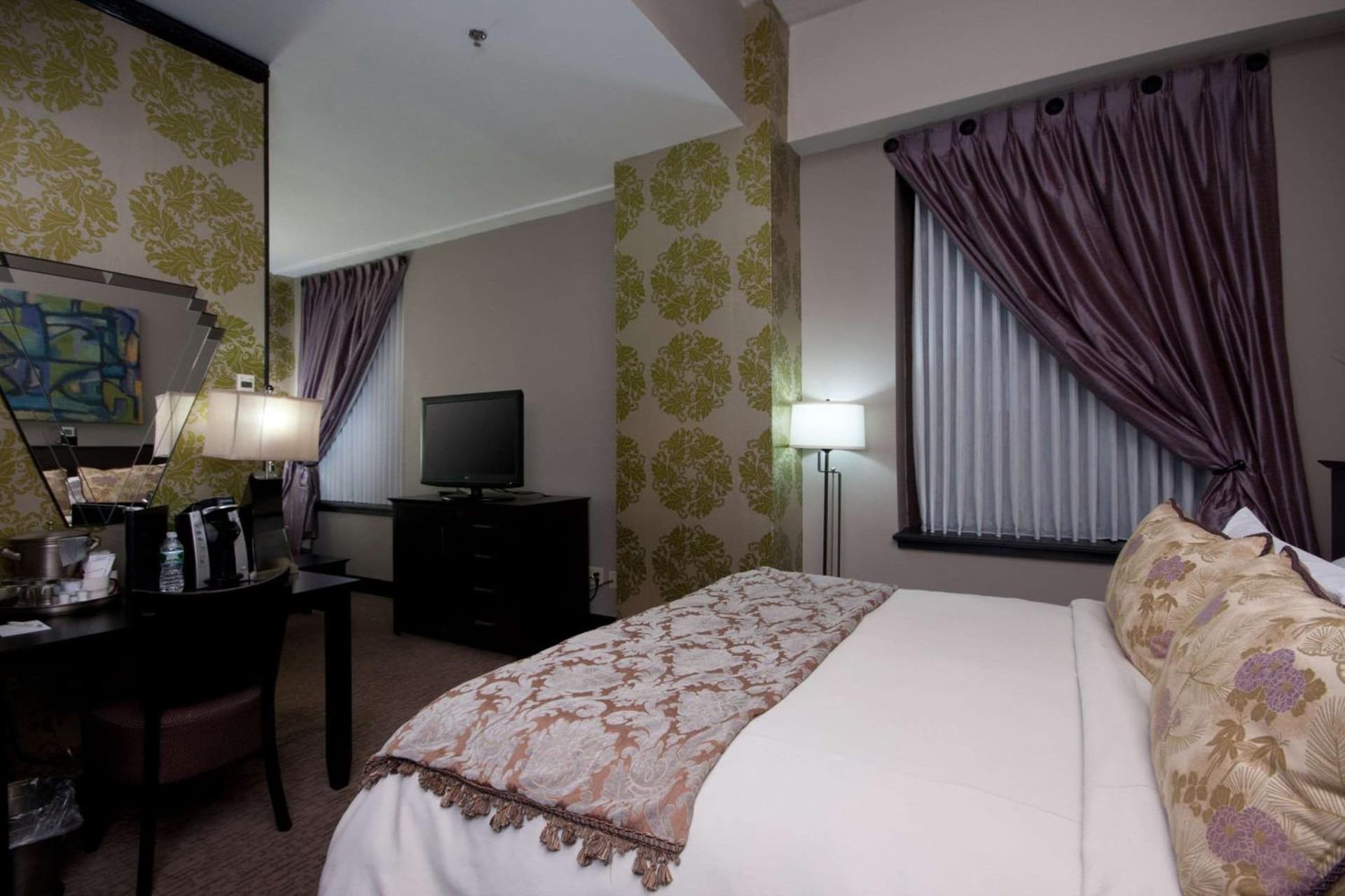 The Giacomo, an Ascend Collection Hotel property views in Niagara Falls, NY — gallery photo 3