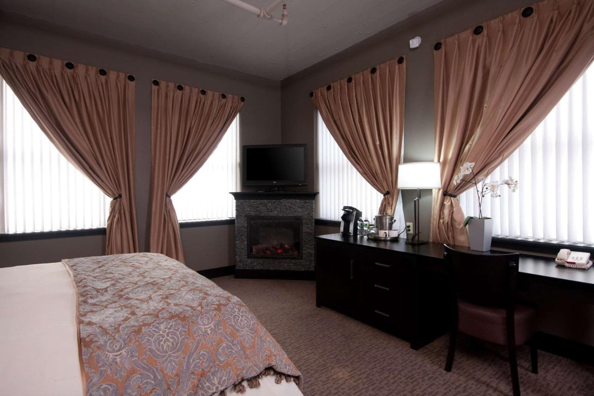 The Giacomo, an Ascend Collection Hotel gallery photo in Niagara Falls, NY — image 49