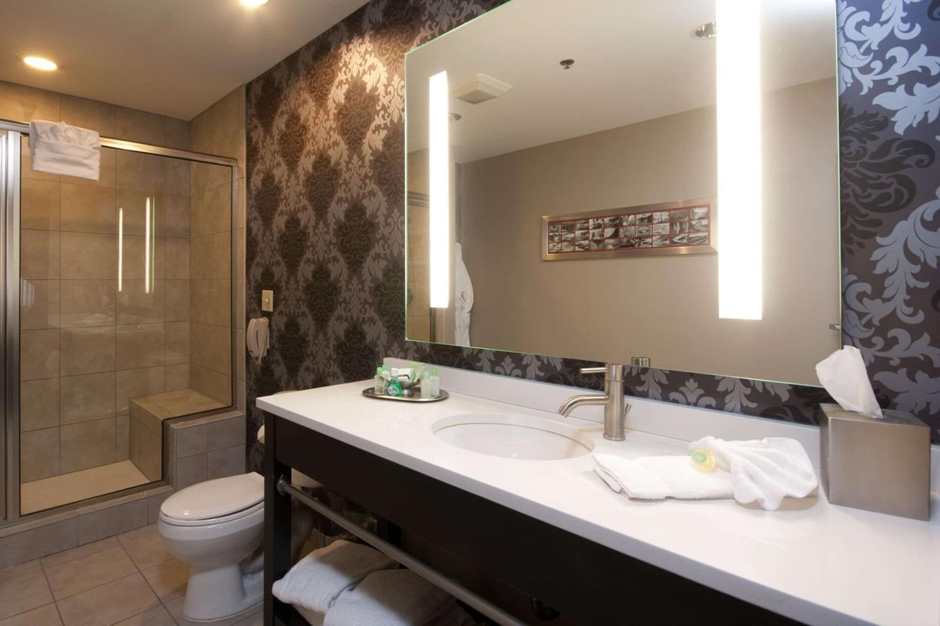 The Giacomo, an Ascend Collection Hotel gallery photo in Niagara Falls, NY — image 29