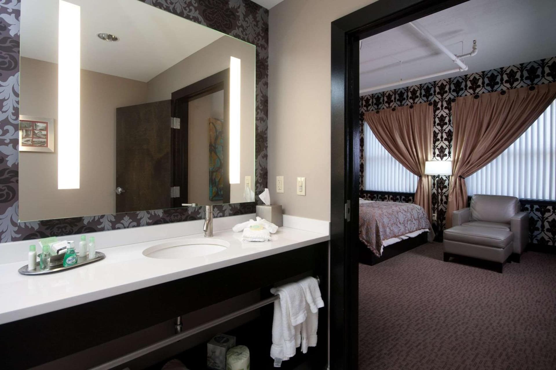 The Giacomo, an Ascend Collection Hotel gallery photo in Niagara Falls, NY — image 4