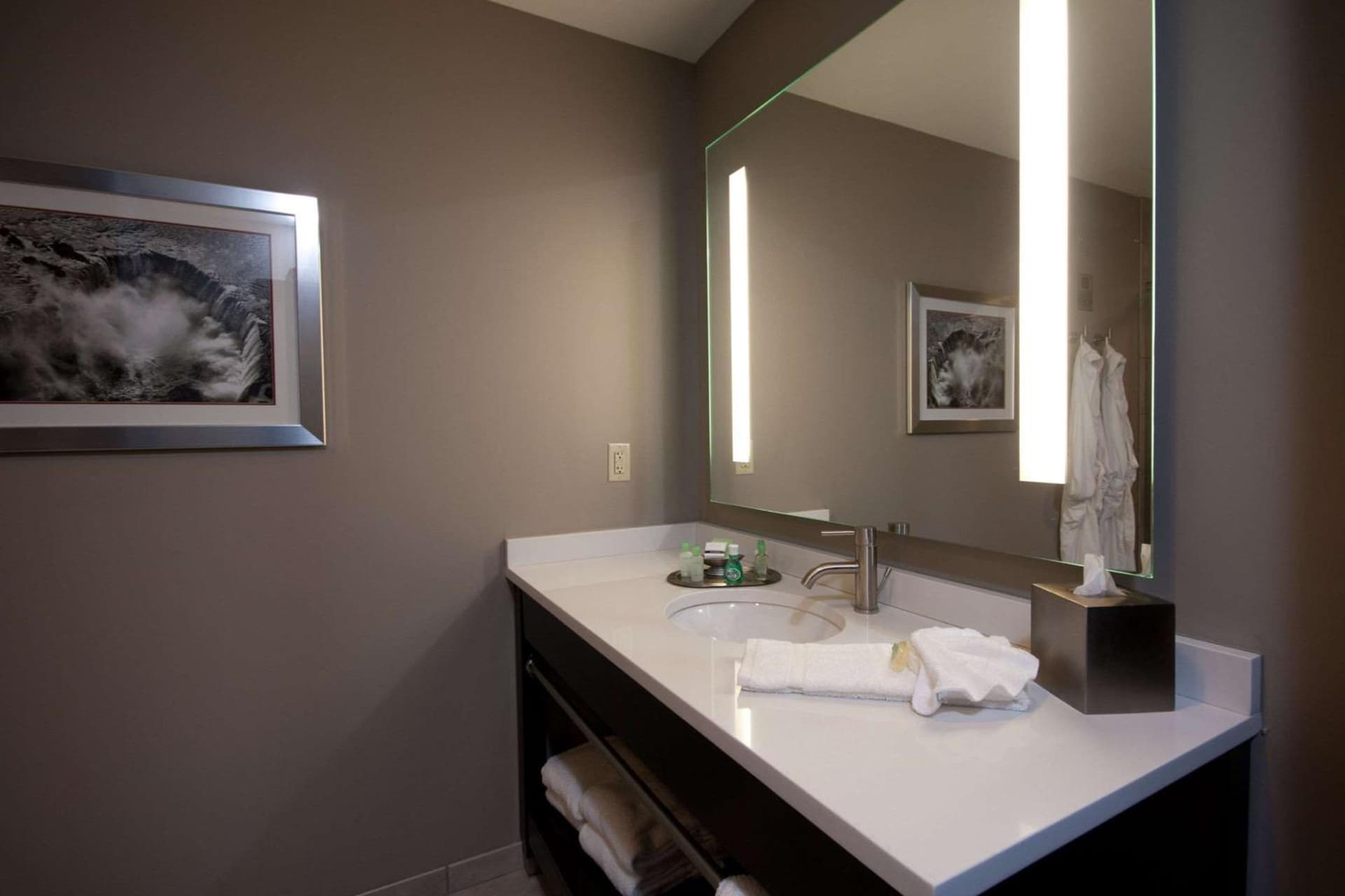 The Giacomo, an Ascend Collection Hotel gallery photo in Niagara Falls, NY — image 18