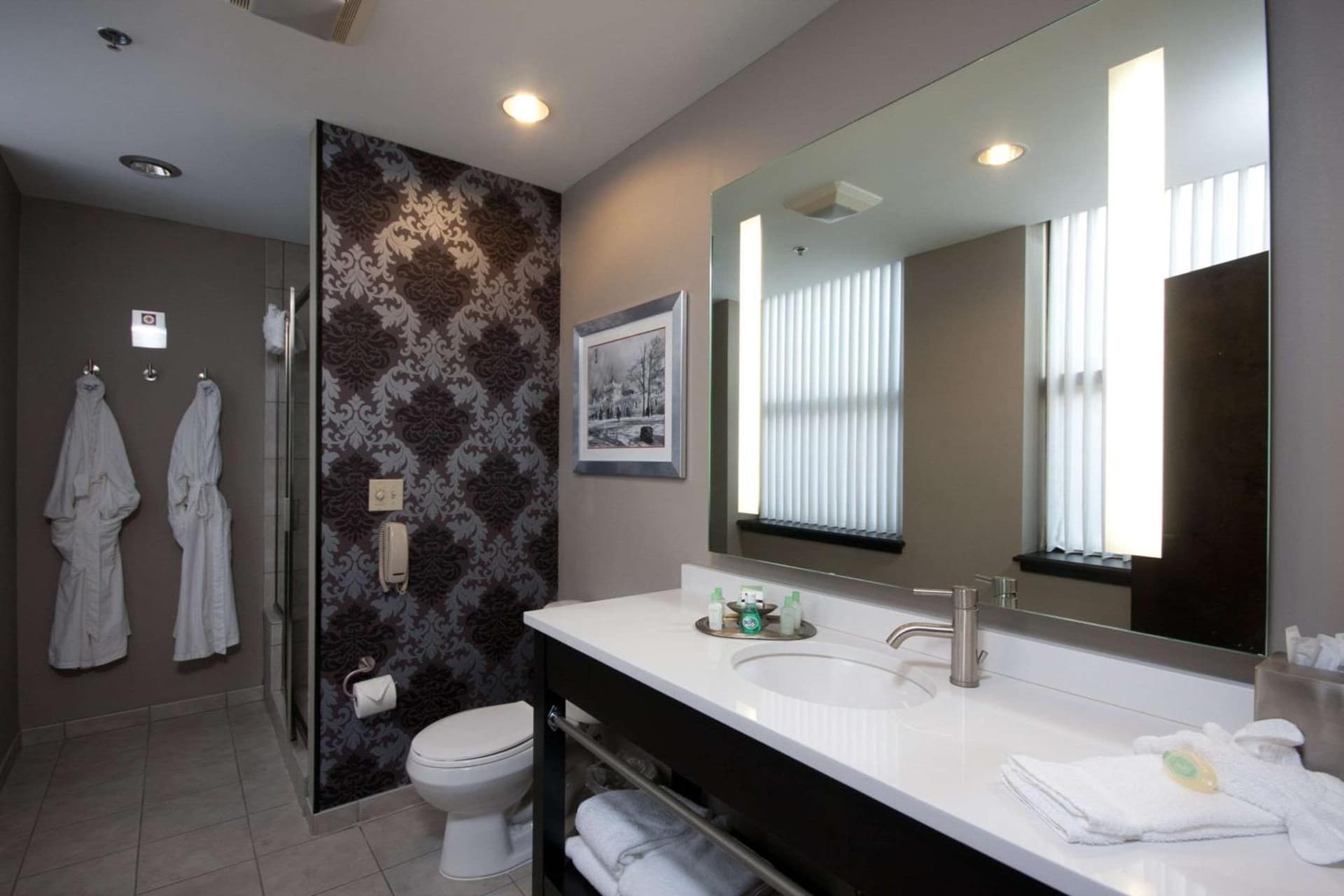 The Giacomo, an Ascend Collection Hotel gallery photo in Niagara Falls, NY — image 8