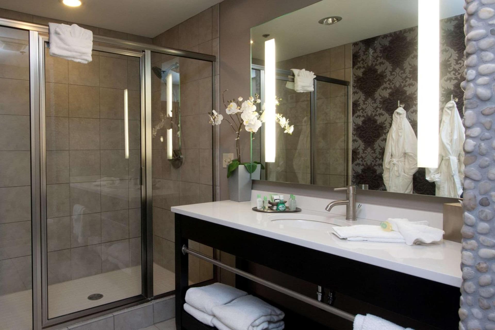 The Giacomo, an Ascend Collection Hotel gallery photo in Niagara Falls, NY — image 26