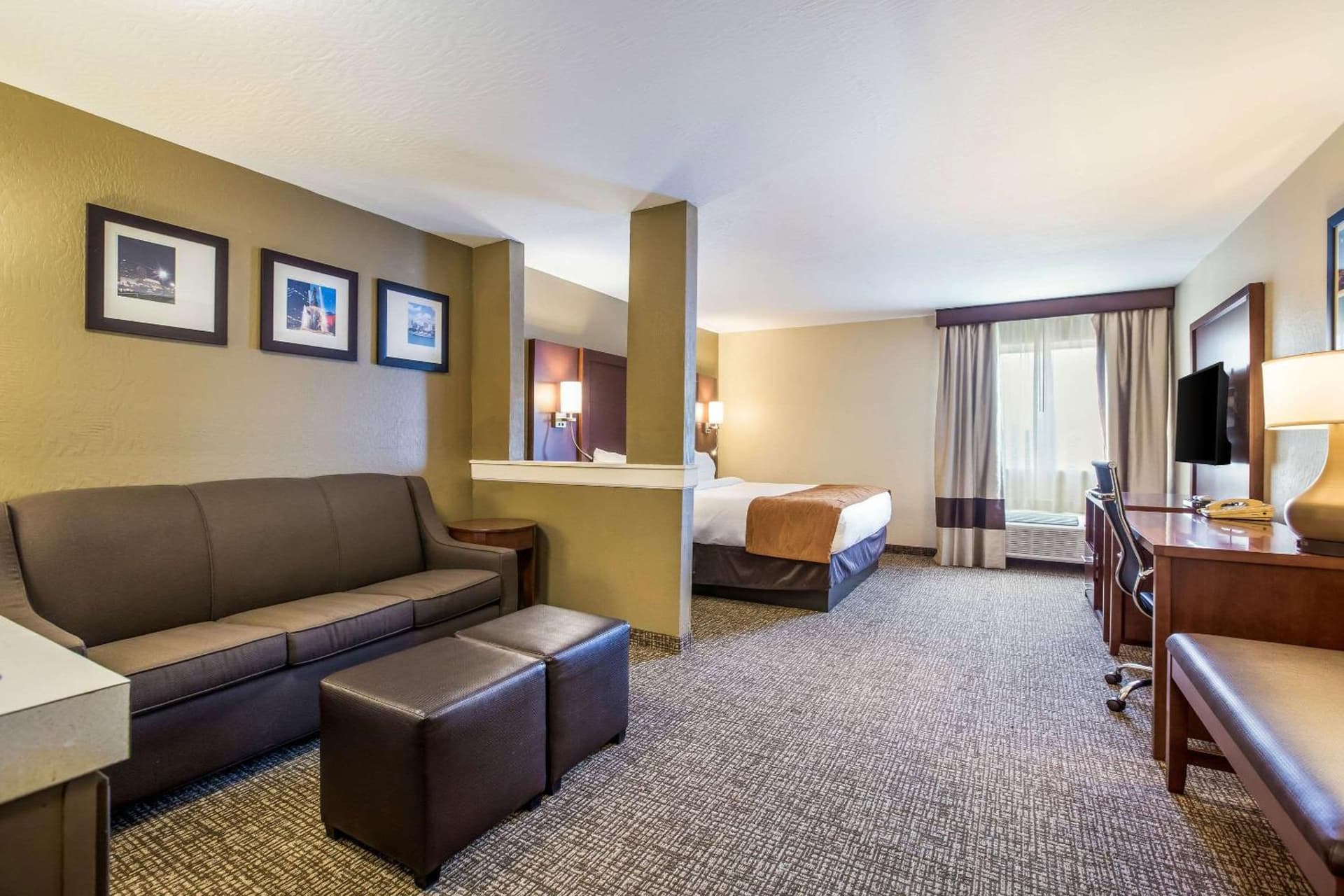 Comfort Inn & Suites Fairborn near Wright Patterson AFB property views in Fairborn, OH — gallery photo 3