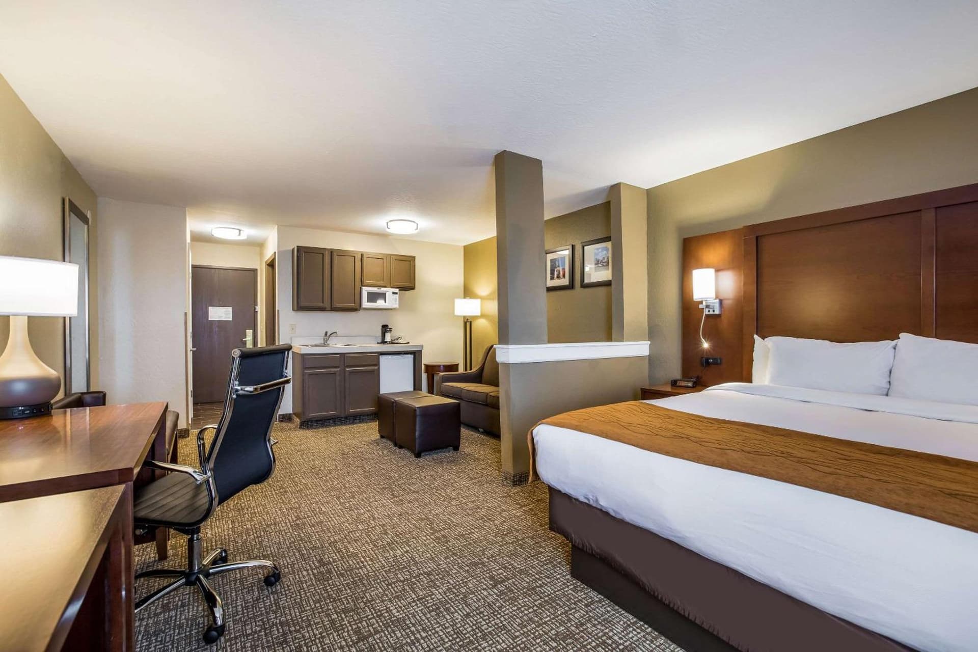 Comfort Inn & Suites Fairborn near Wright Patterson AFB gallery photo in Fairborn, OH — image 65