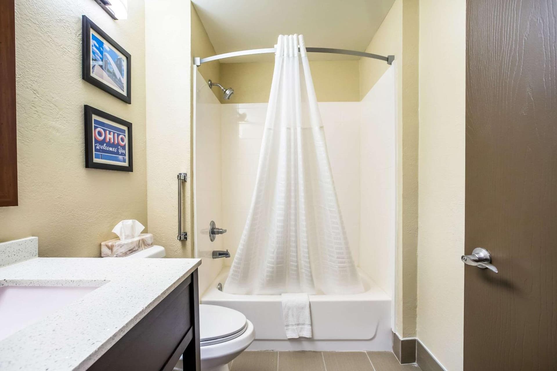 Comfort Inn & Suites Fairborn near Wright Patterson AFB gallery photo in Fairborn, OH — image 6