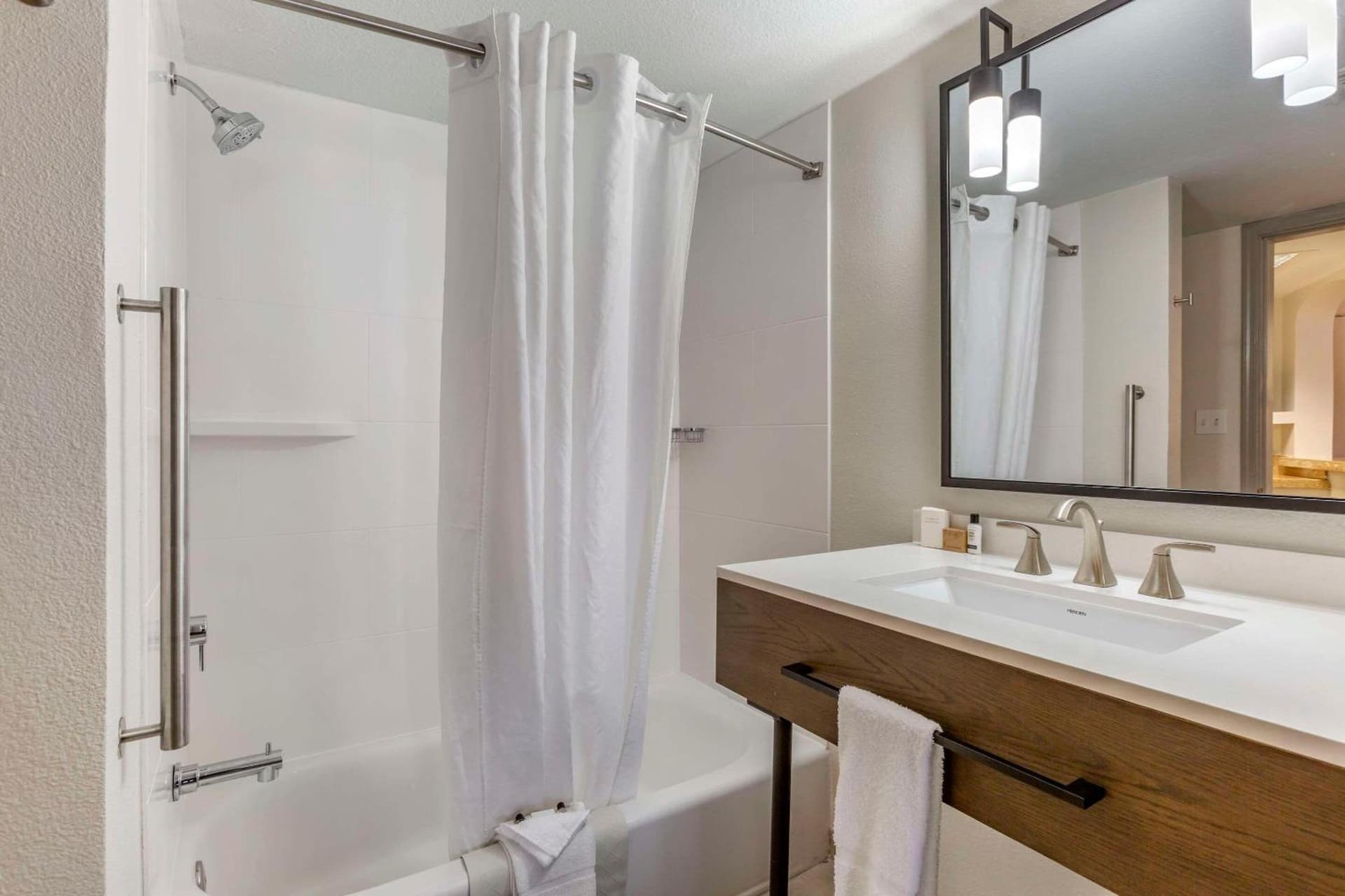 Windmill Suites Surprise - Phoenix, an Ascend Collection Hotel gallery photo in Surprise, AZ — image 11