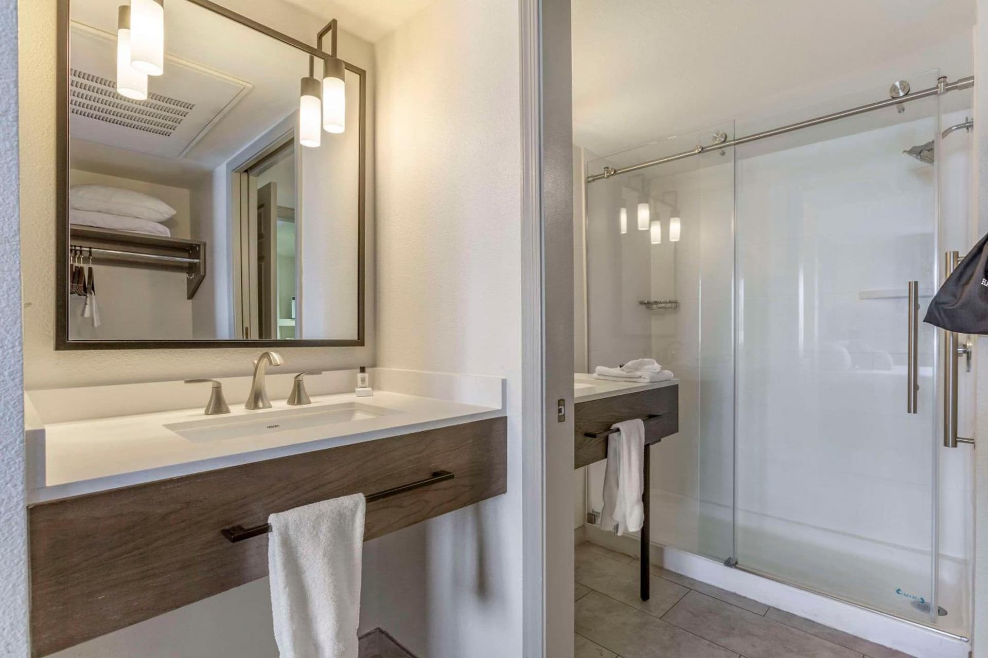 Windmill Suites Surprise - Phoenix, an Ascend Collection Hotel gallery photo in Surprise, AZ — image 20