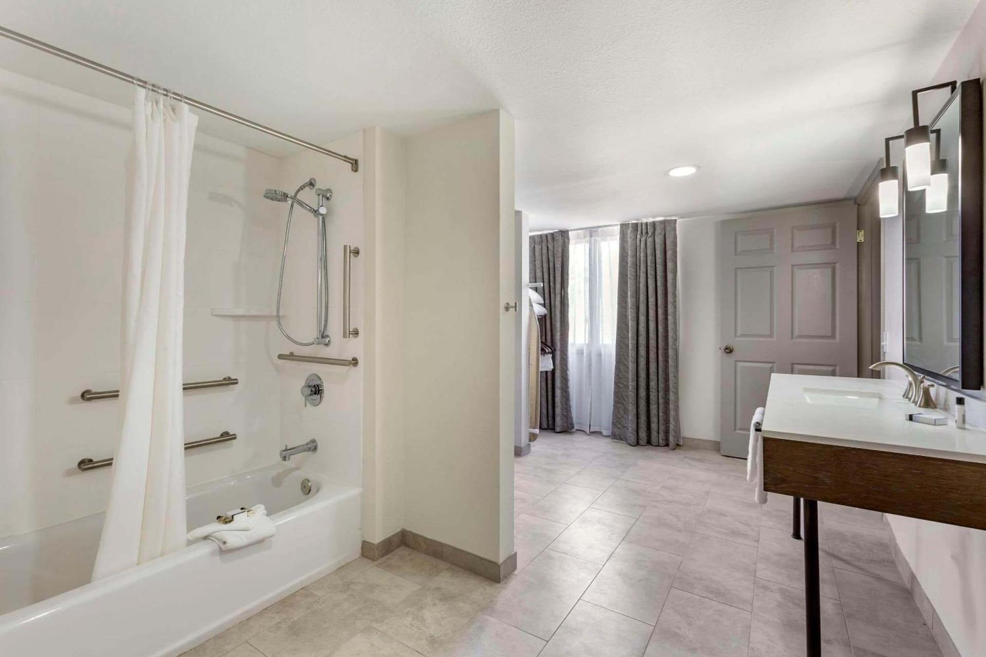 Windmill Suites Surprise - Phoenix, an Ascend Collection Hotel gallery photo in Surprise, AZ — image 22