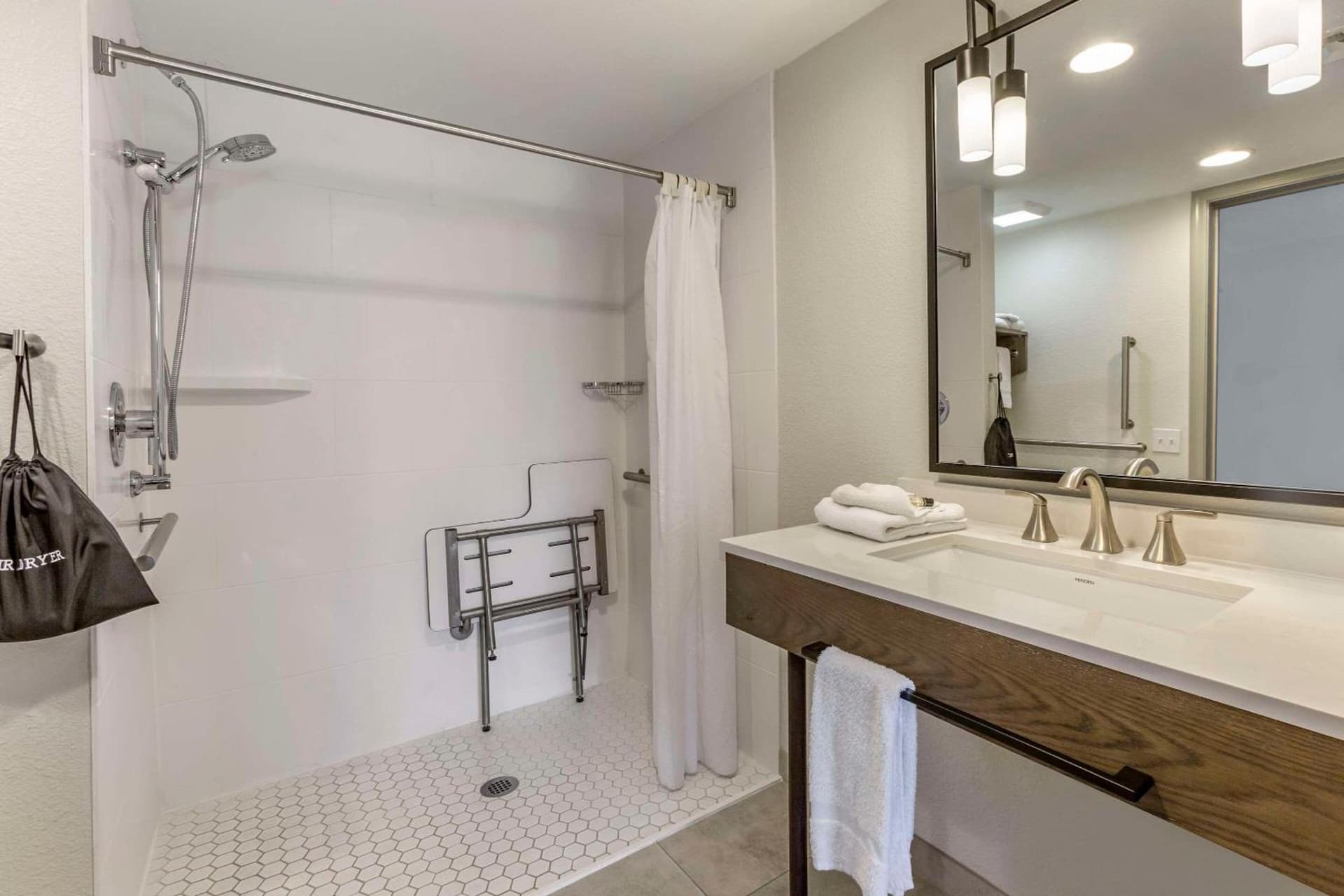 Windmill Suites Surprise - Phoenix, an Ascend Collection Hotel gallery photo in Surprise, AZ — image 21