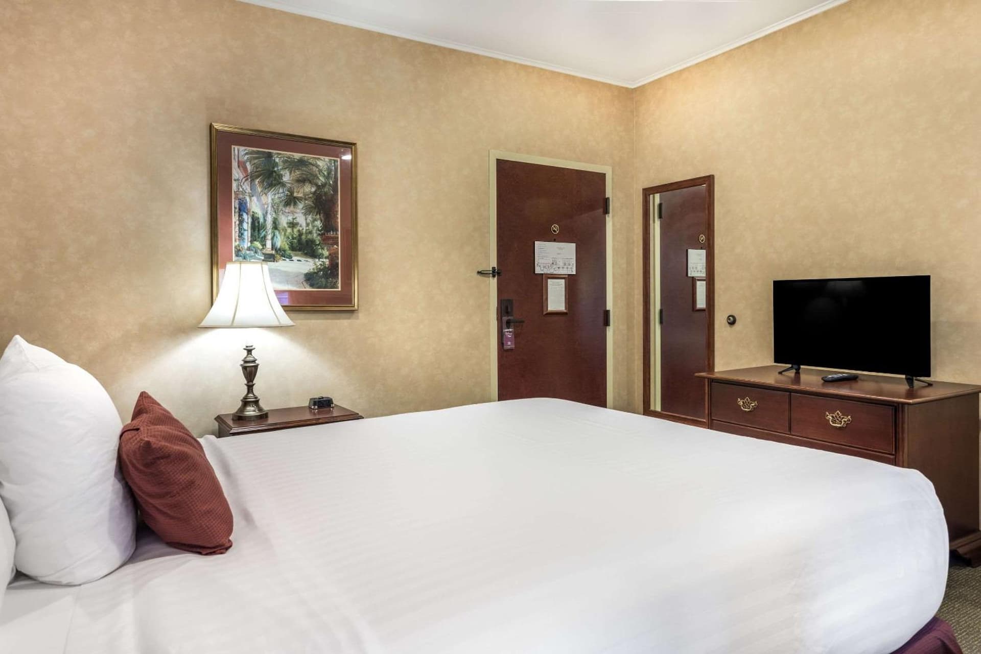 Traditions Hotel & Spa Johnson City - Binghamton, an Ascend Collection Hotel gallery photo in Johnson City, NY — image 11