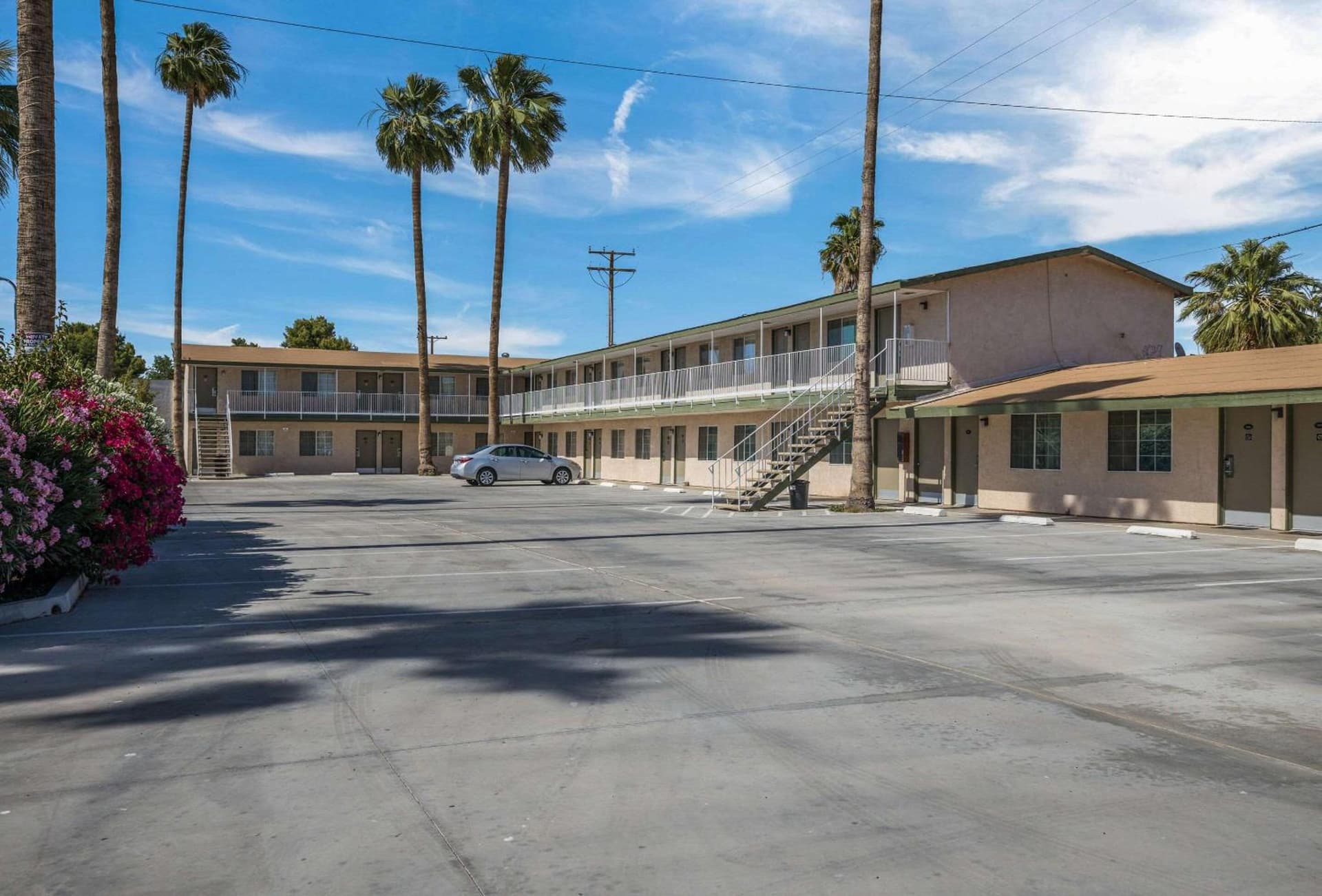 Rodeway Inn & Suites Blythe I-10 property views in Blythe, CA — gallery photo 3
