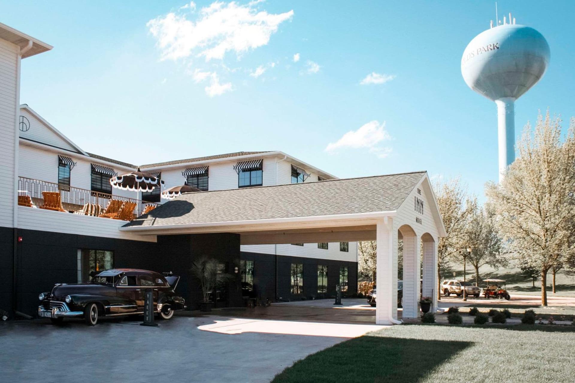 The Inn Hotel Lake Okoboji, an Ascend Collection Hotel featured exterior or lobby in Arnolds Park, IA — similar hotel