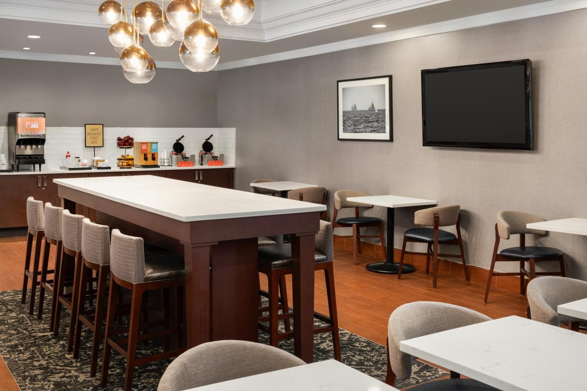 Hampton Inn by Hilton Boston/Cambridge gallery photo in Cambridge, MA — image 16