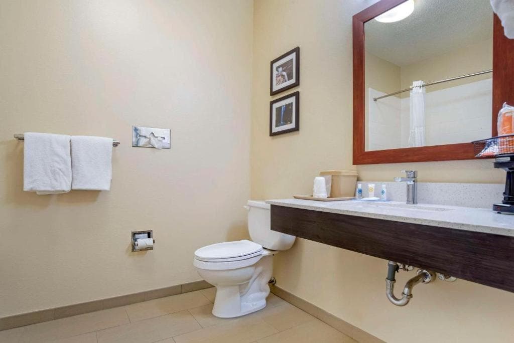 Holiday Inn Express - Andalusia by IHG interior in Andalusia, AL — gallery photo 2