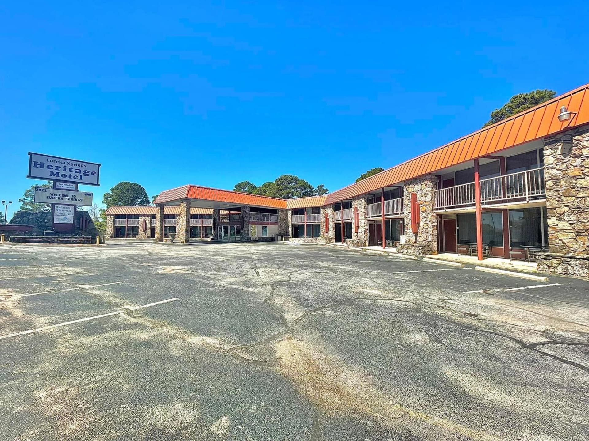 Eureka Springs Heritage Motel featured exterior or lobby in Eureka Springs, AR — similar hotel