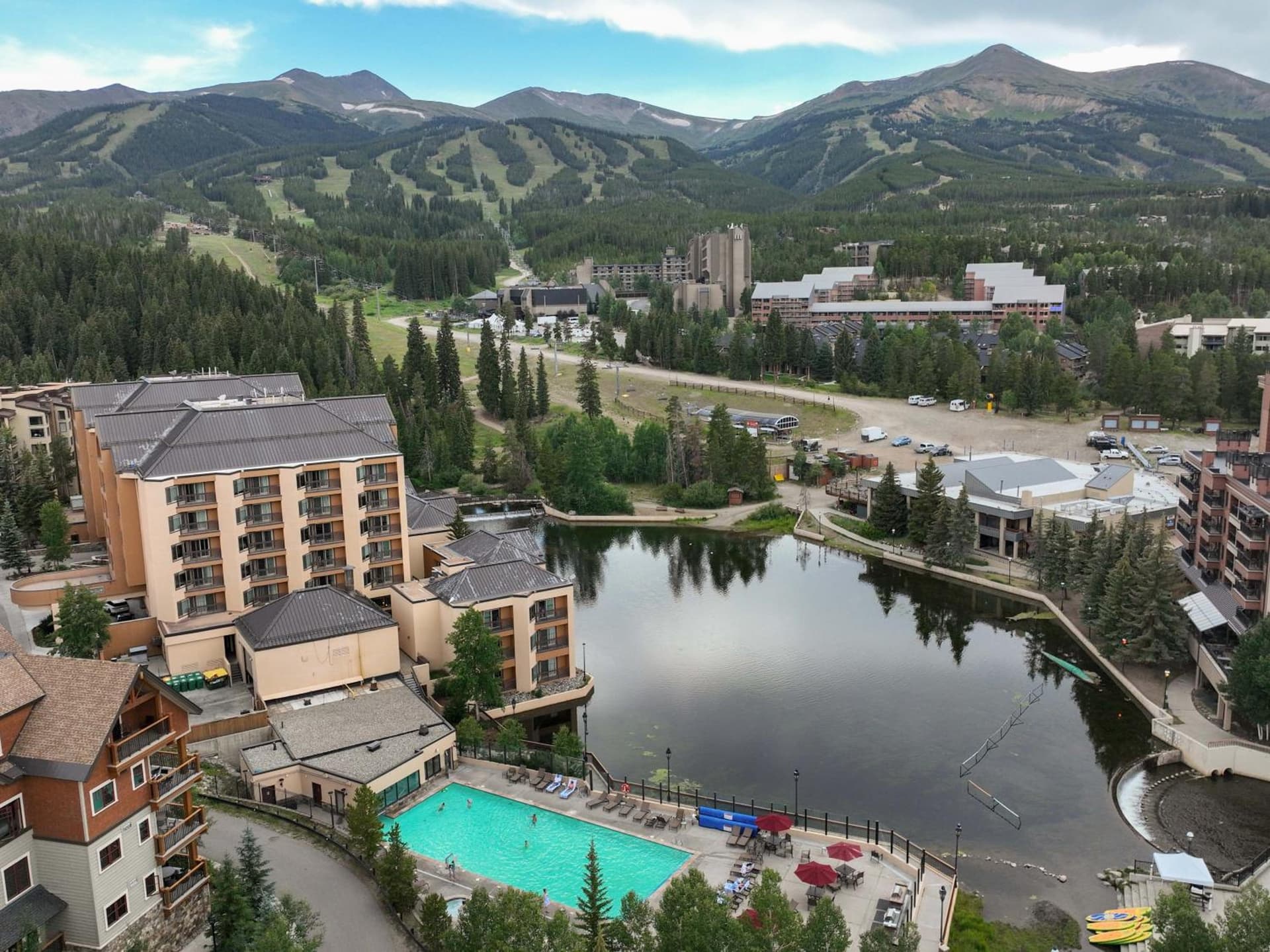 NEW! Marriott Slope View Ski in Ski out Luxury Studio Sleeps 4 Full kitchen, Amenities & Fee Parking featured exterior or lobby in Breckenridge, CO — similar hotel