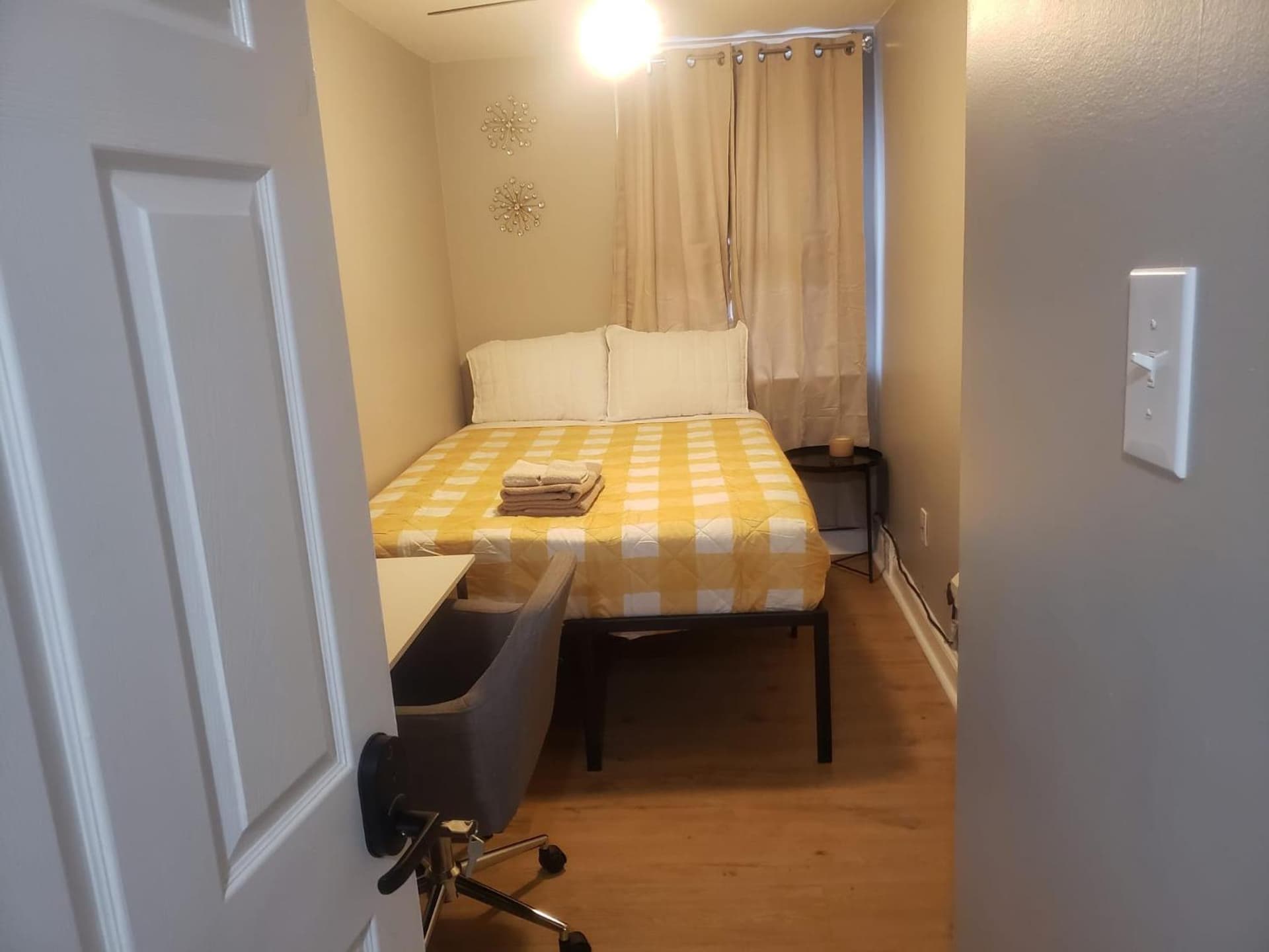 Tranquility Room by the Airport -Shared space property views in Darby, PA — gallery photo 3