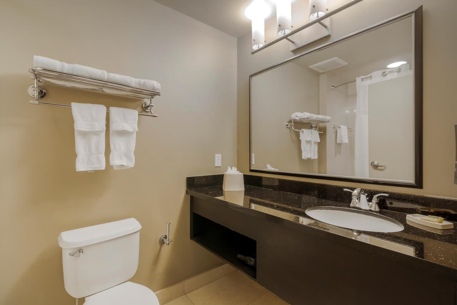 Best Western Plus Miami Airport North Hotel & Suites gallery photo in Miami, FL — image 37