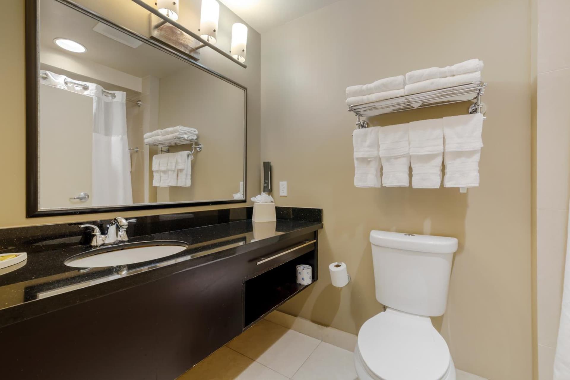 Best Western Plus Miami Airport North Hotel & Suites gallery photo in Miami, FL — image 27
