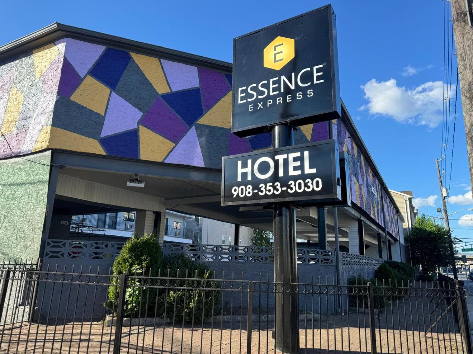 Essence Express Elizabeth EWR Airport featured exterior or lobby in Elizabeth, NJ — similar hotel