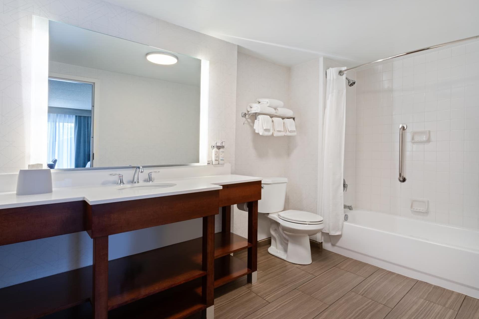 Holiday Inn Express & Suites Cincinnati Riverfront by IHG gallery photo in Covington, KY — image 94