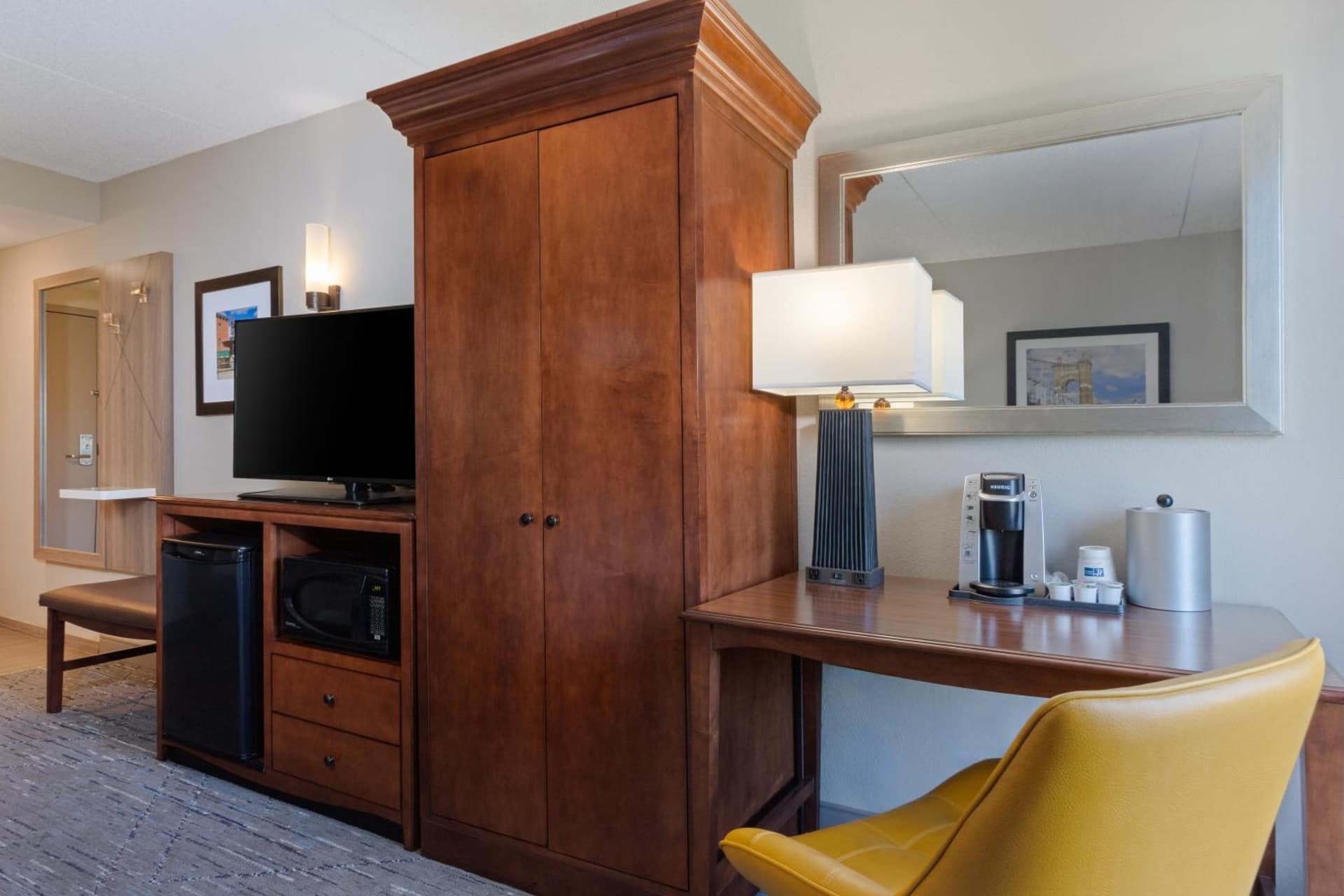 Holiday Inn Express & Suites Cincinnati Riverfront by IHG gallery photo in Covington, KY — image 13