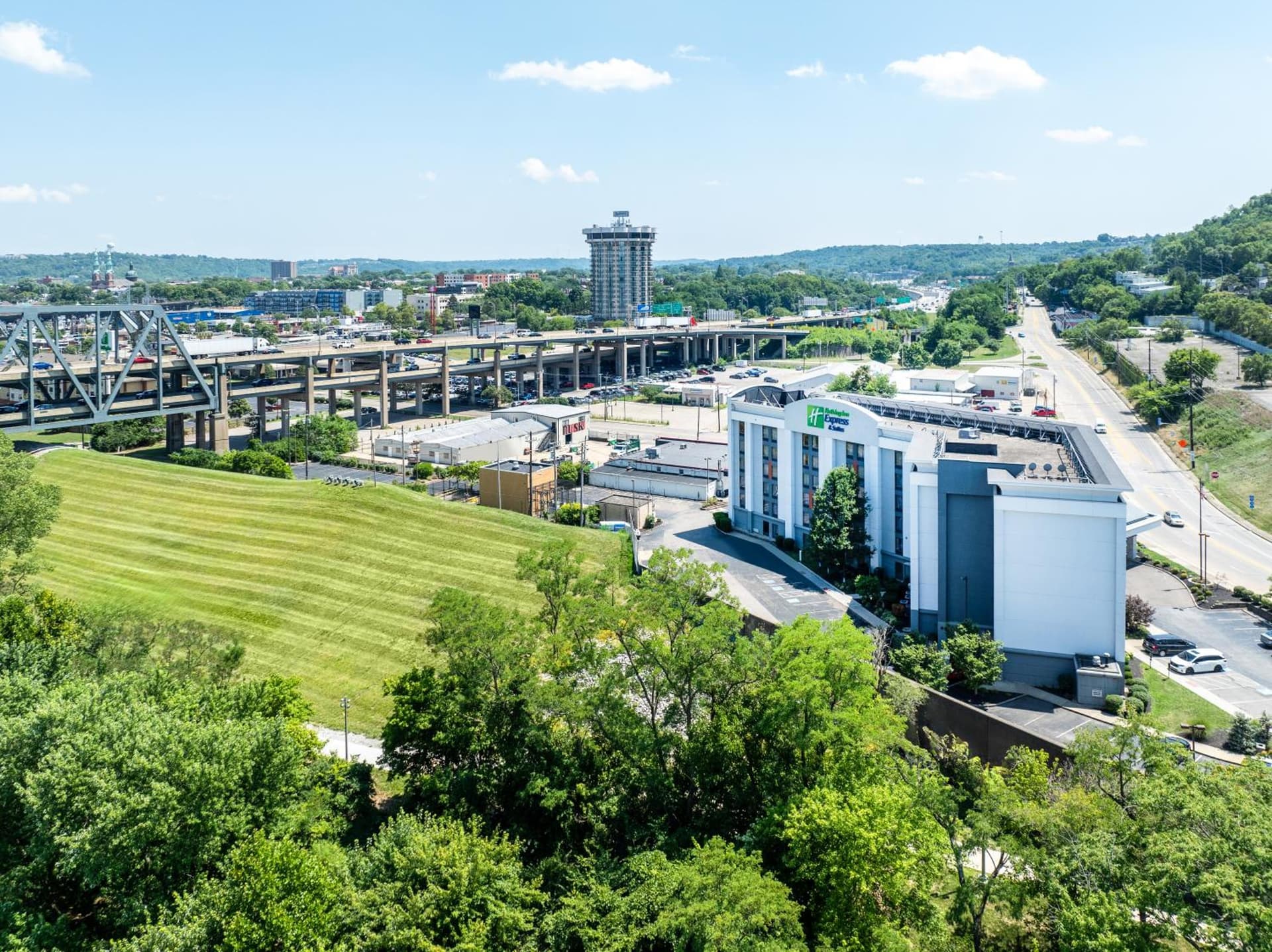 Holiday Inn Express & Suites Cincinnati Riverfront by IHG gallery photo in Covington, KY — image 87