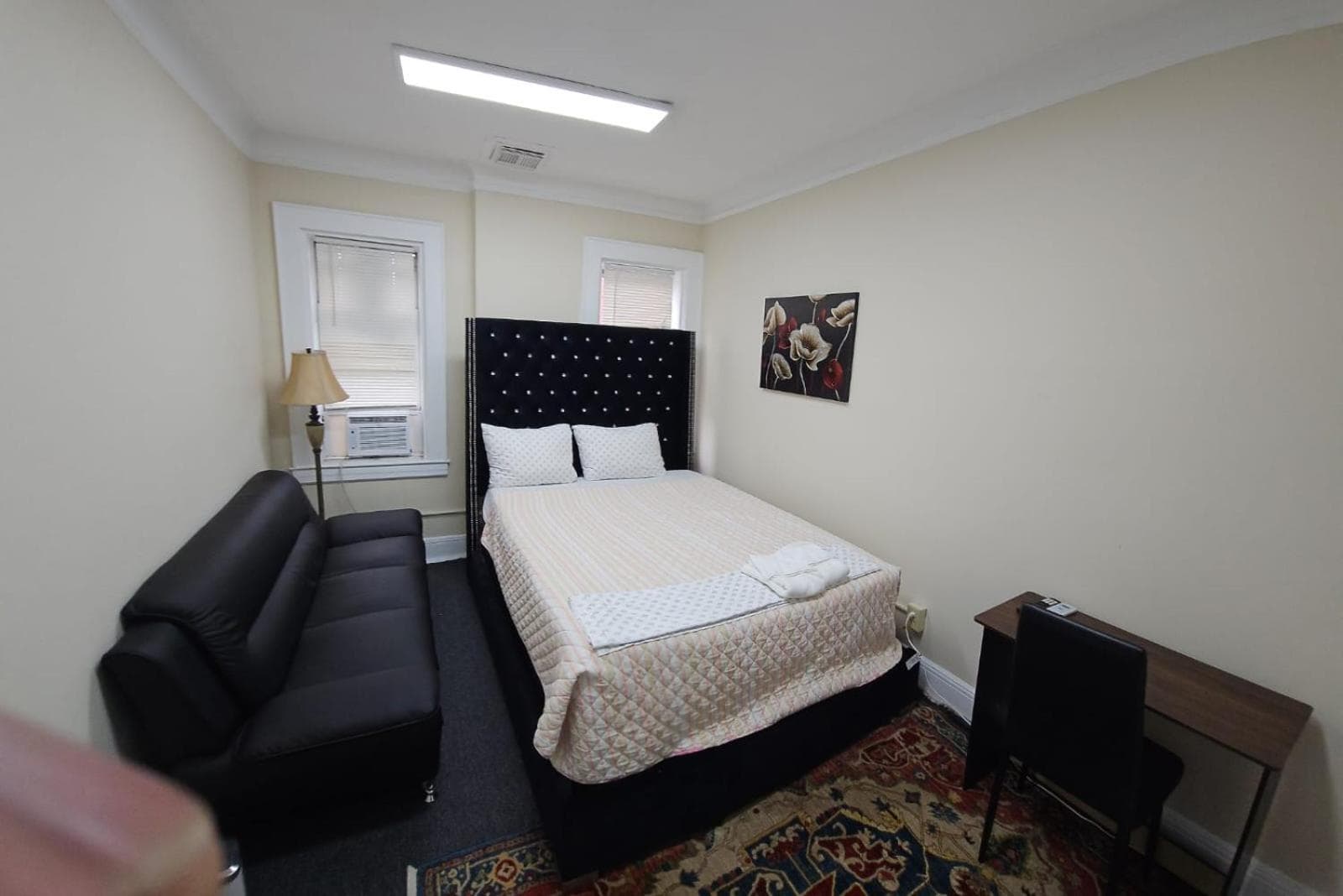 Clinton Ave Homestyle Guest Rooms interior in Newark, NJ — gallery photo 2