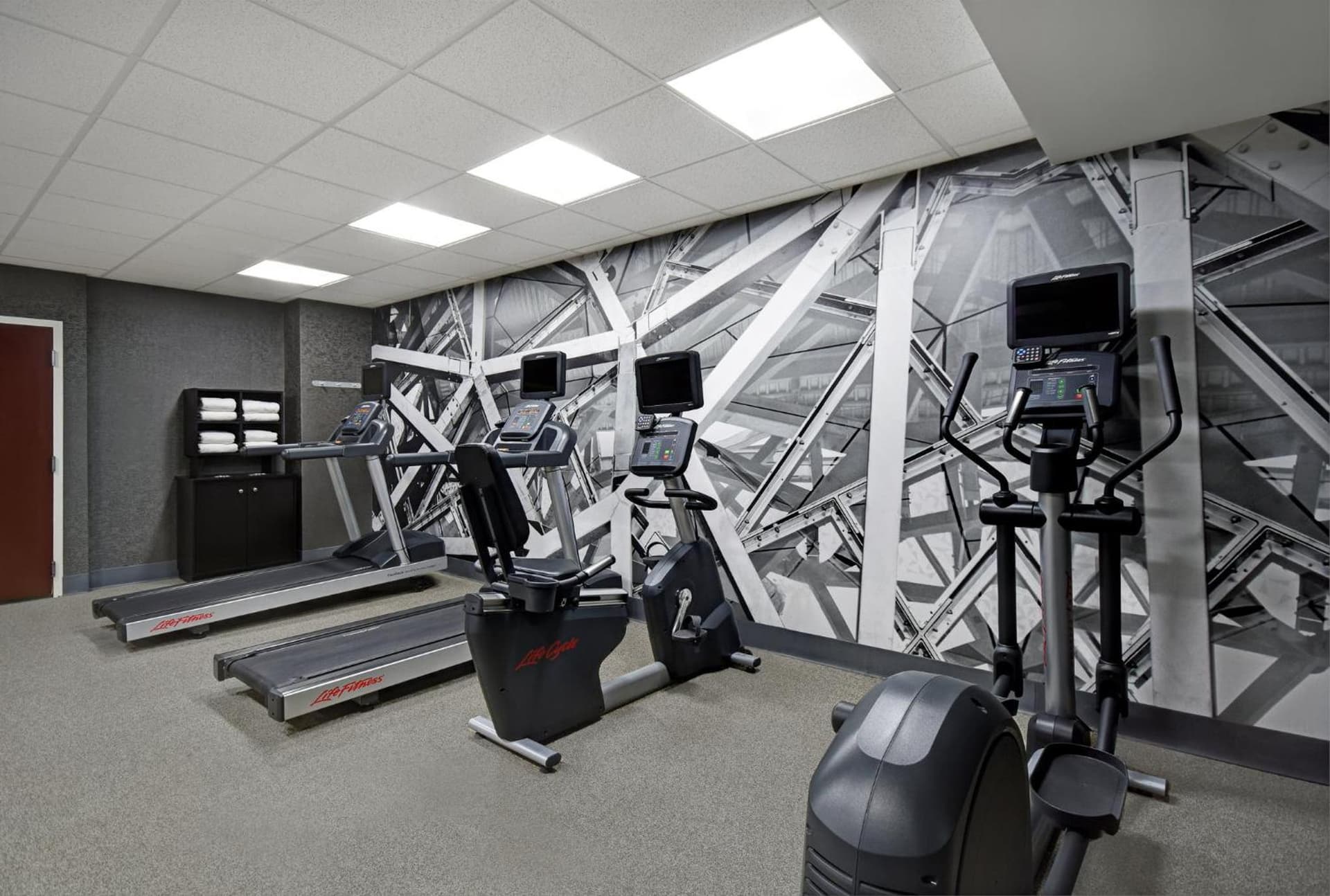 Holiday Inn Express & Suites Cincinnati Riverfront by IHG gallery photo in Covington, KY — image 6