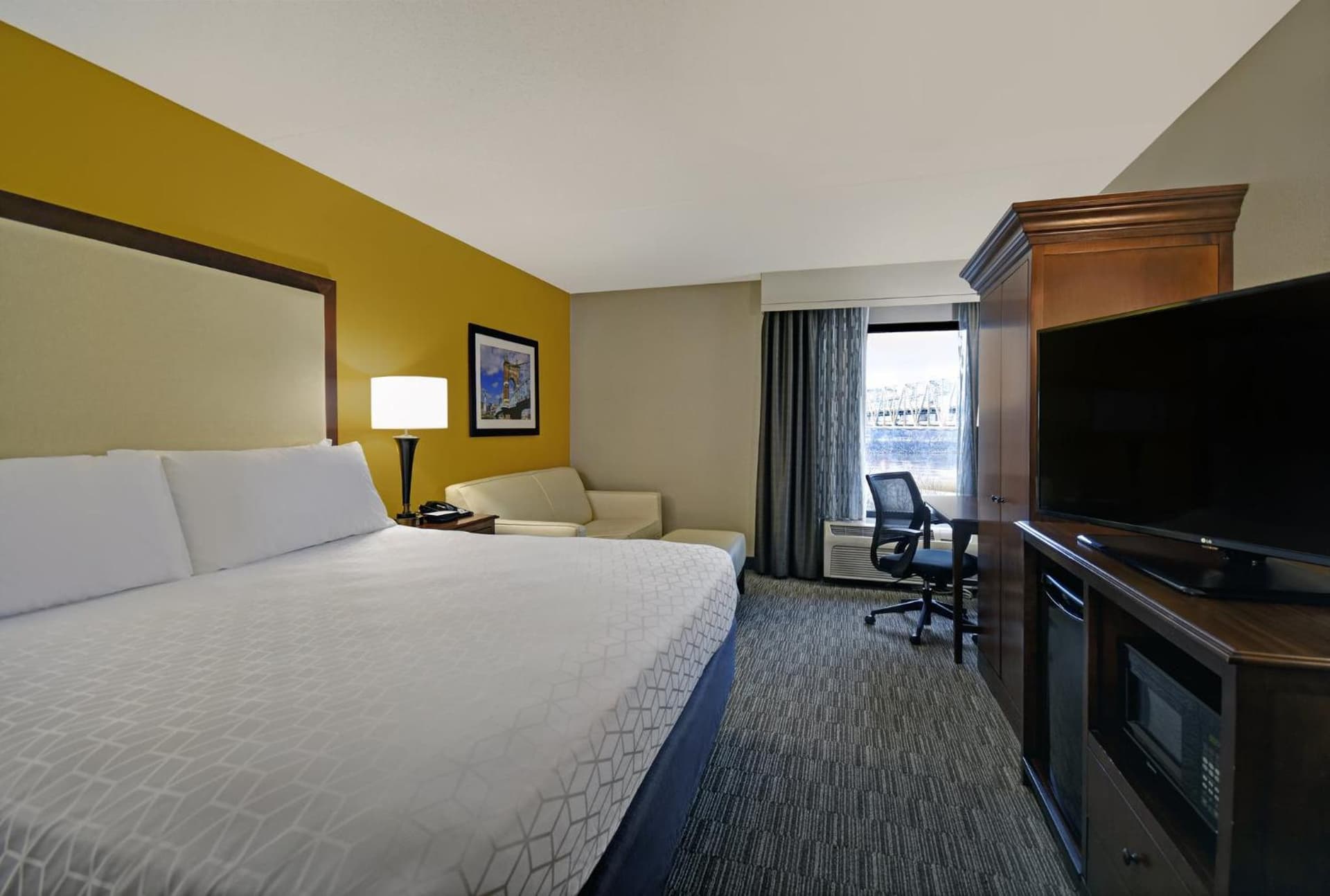 Holiday Inn Express & Suites Cincinnati Riverfront by IHG gallery photo in Covington, KY — image 43