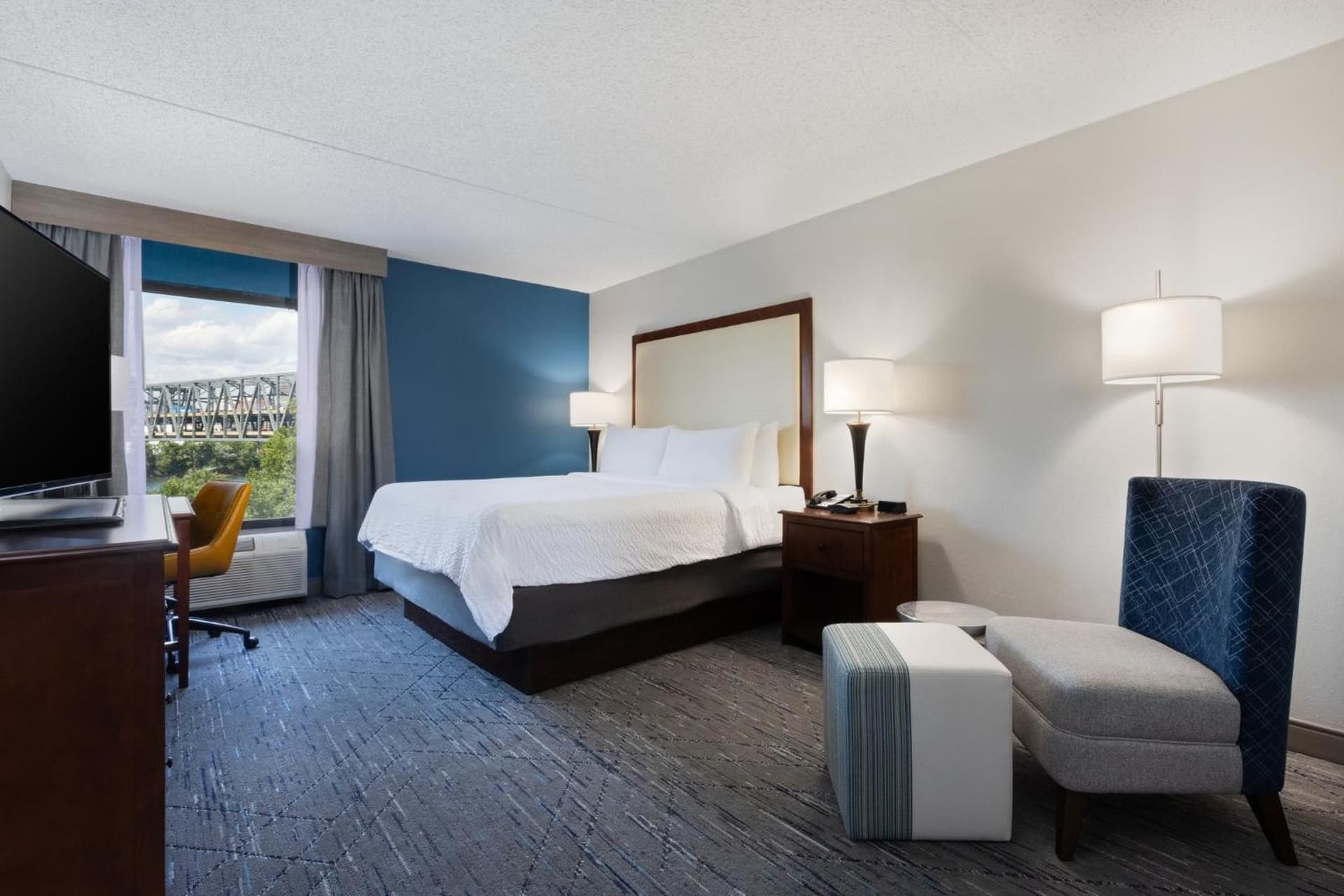 Holiday Inn Express & Suites Cincinnati Riverfront by IHG gallery photo in Covington, KY — image 64