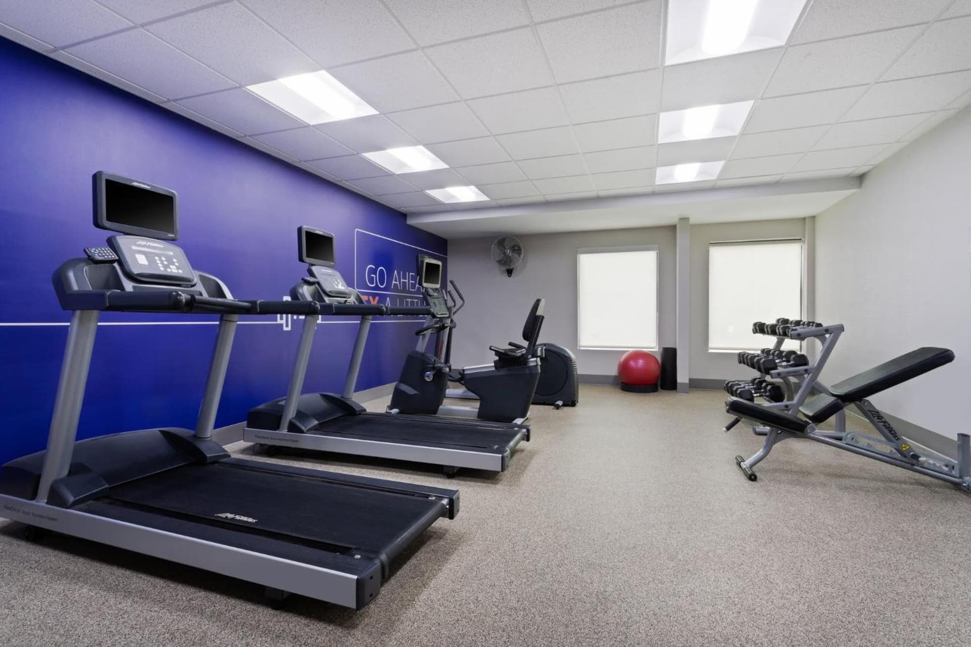 Holiday Inn Express & Suites Cincinnati Riverfront by IHG gallery photo in Covington, KY — image 9