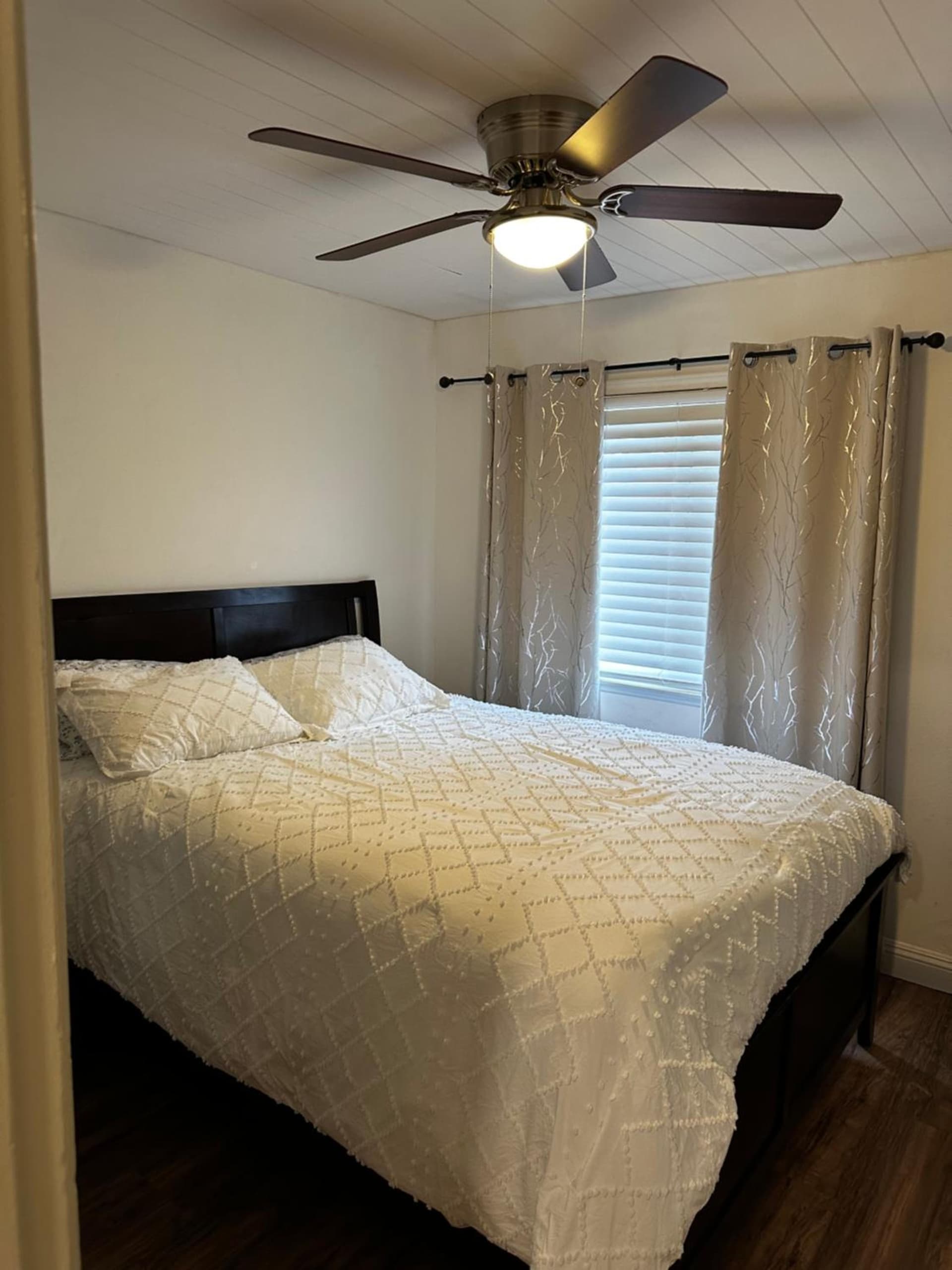 Buxton Room gallery photo in Rialto, CA — image 19