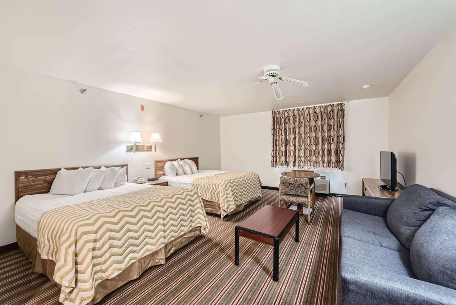 Travelodge by Wyndham Longmont gallery photo in Longmont, CO — image 6