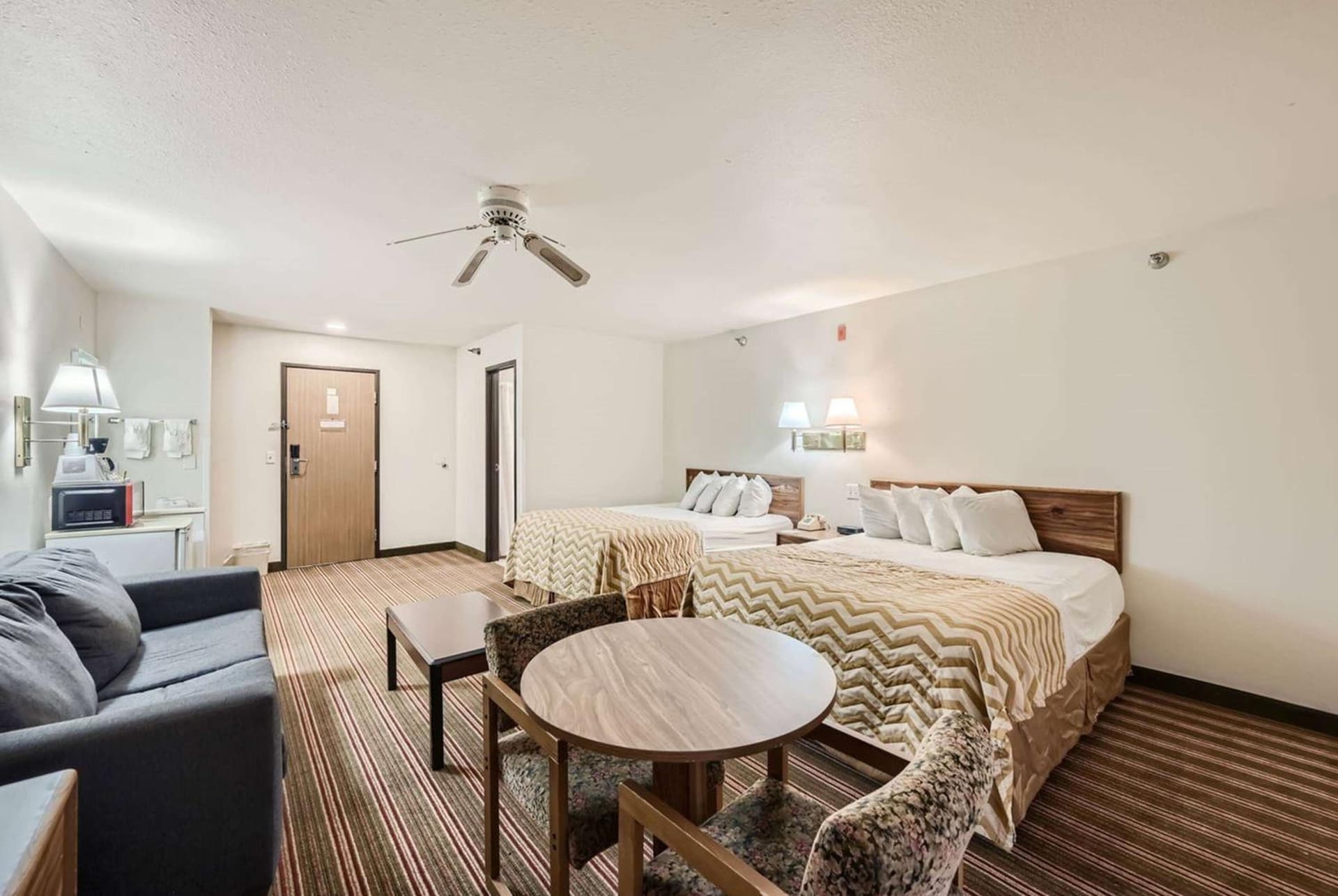 Travelodge by Wyndham Longmont gallery photo in Longmont, CO — image 60